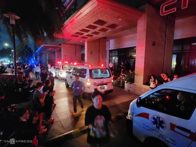 胡志明市公寓11层火灾，数百人疏散
