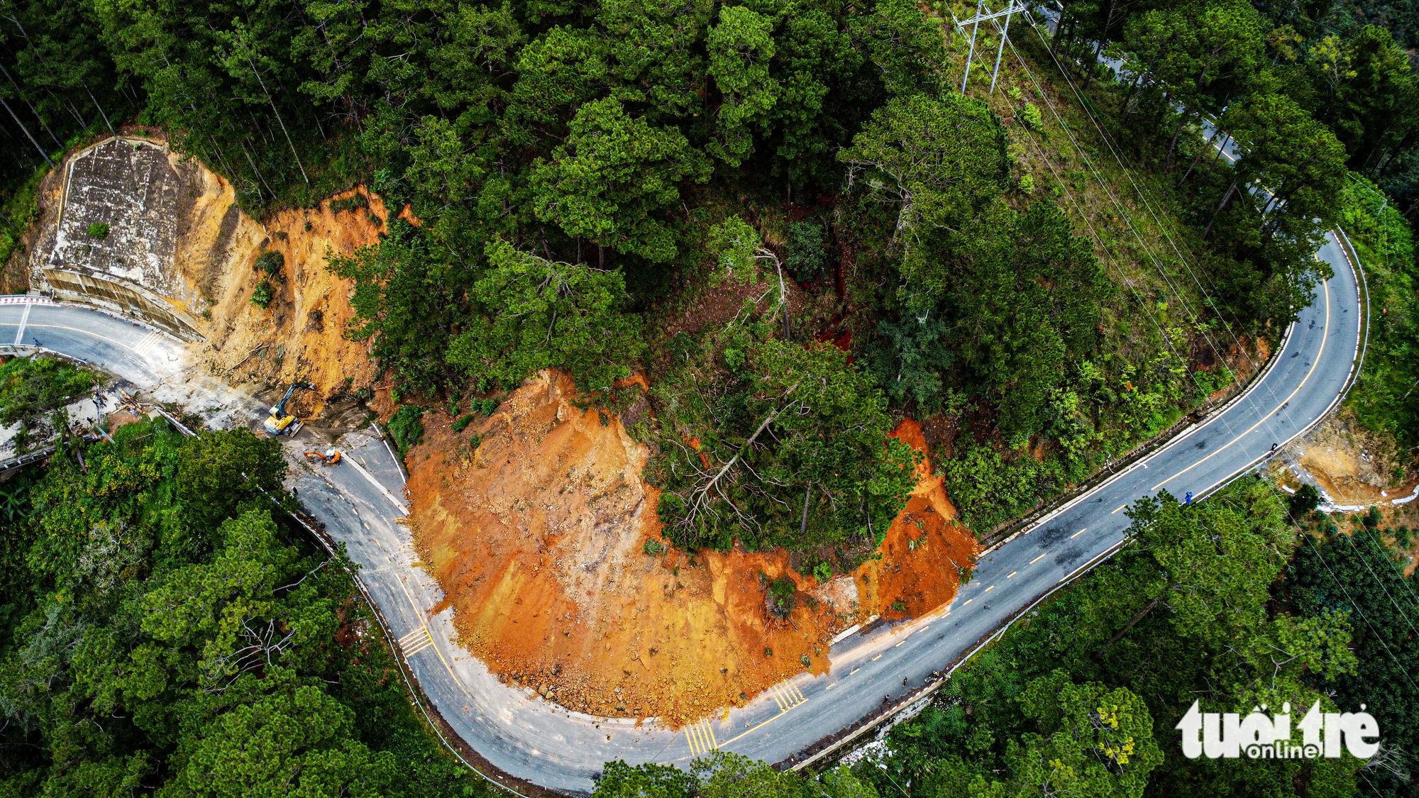 继续关闭大叻D'Ran山口，紧急施工以防治山体滑坡
