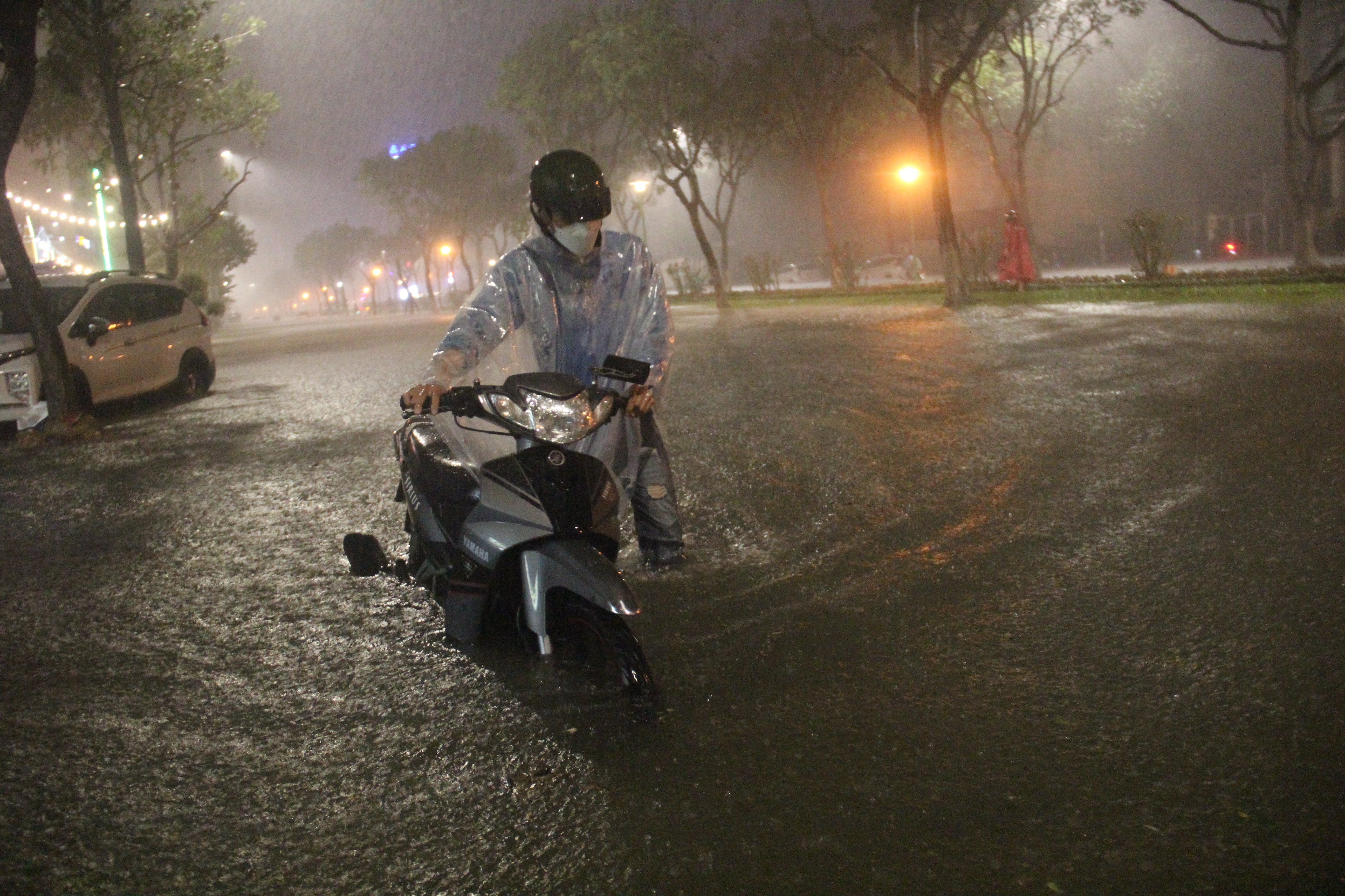 今日天气 9月28日：台风Bualoi登陆中部，全国从北到南有雨