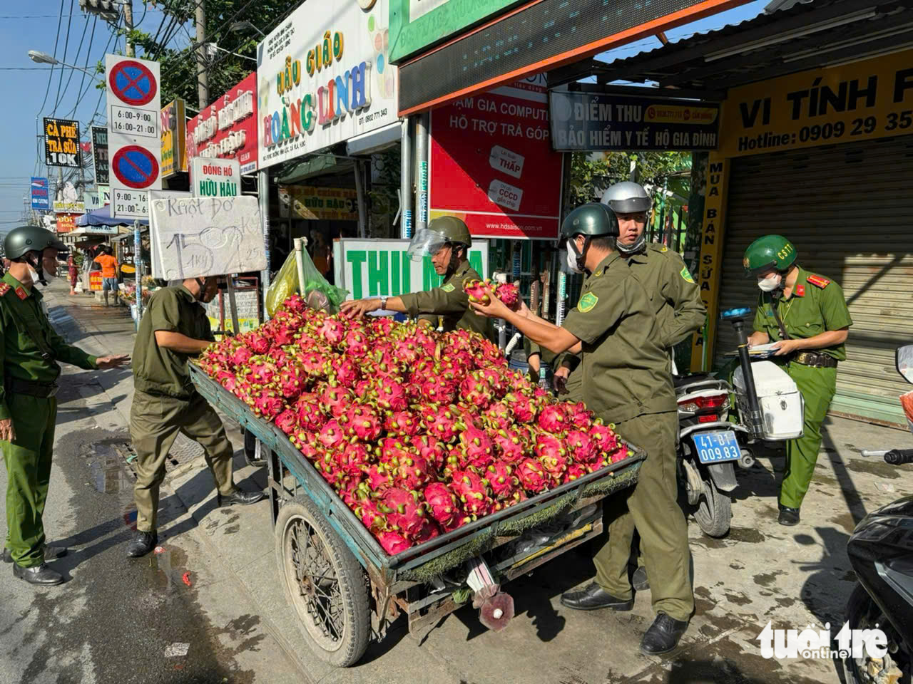 胡志明市交警出动处理三轮车、自制车，确保城市秩序