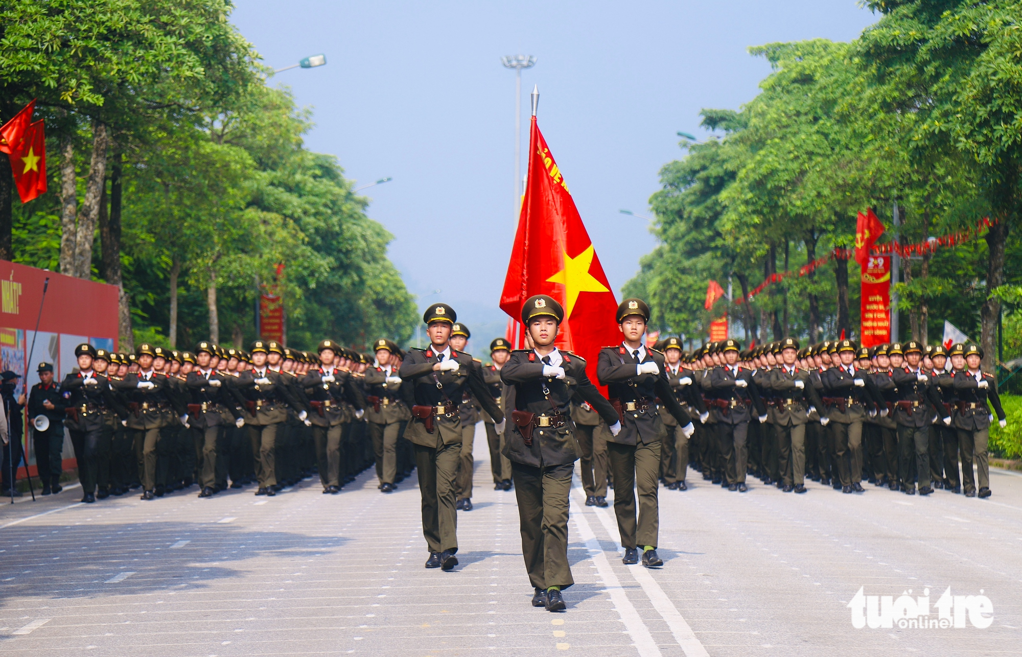 大将、总书记苏林：80年 - 越南人民公安的光荣