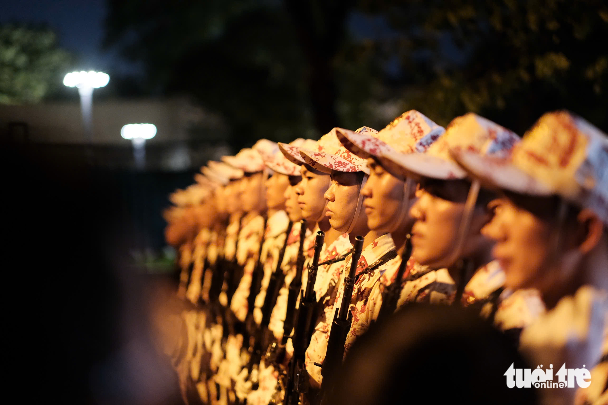 数万人在巴亭广场进行阅兵和游行总排练