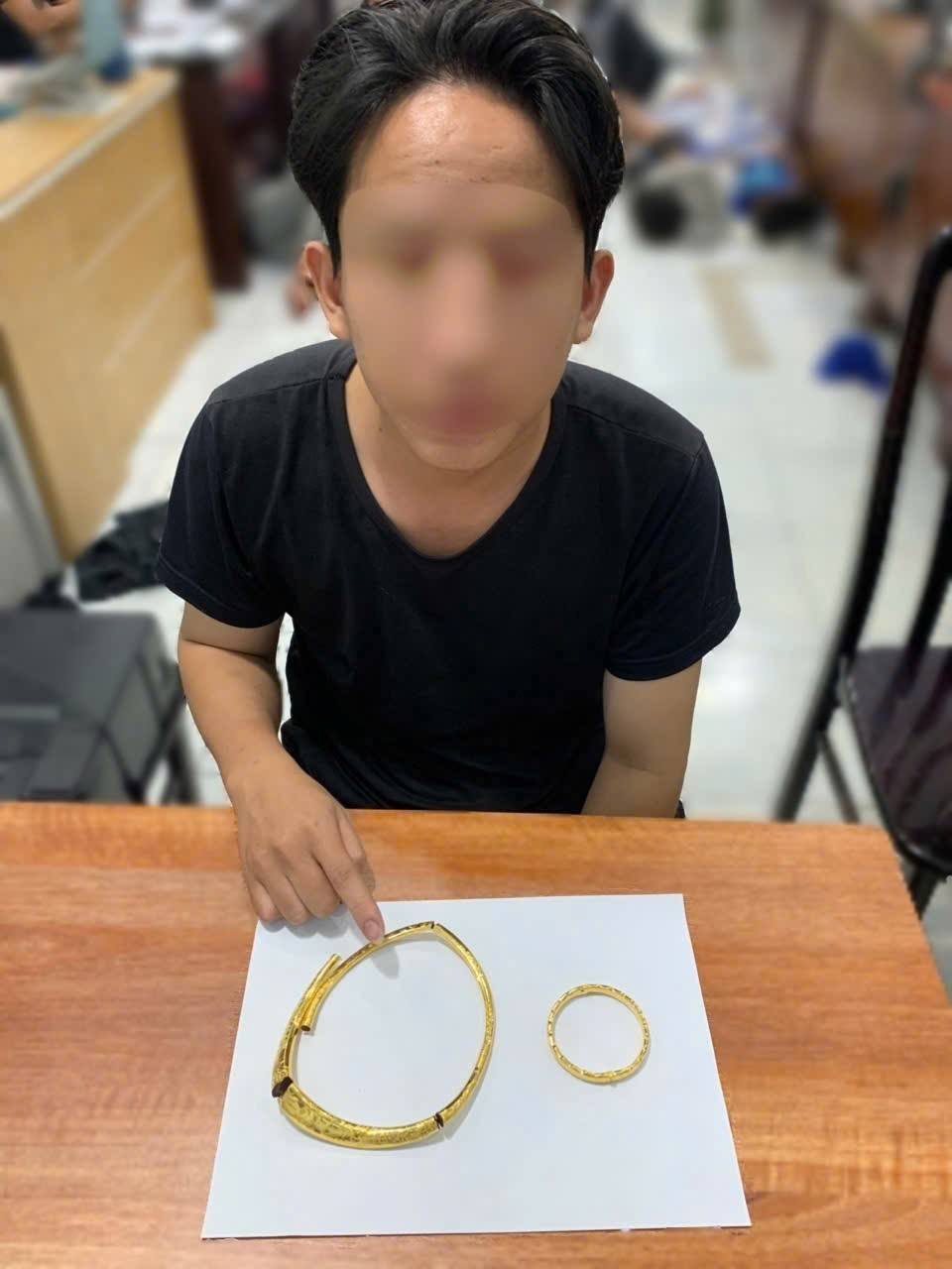 假装购买黄金后抢劫逃跑，胡志明市公安迅速逮捕