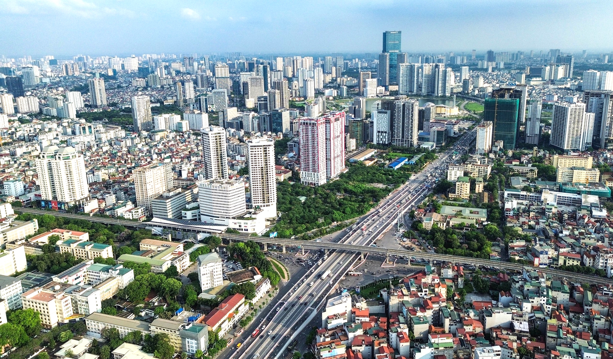 因缺乏法律规定，处理房地产'哄抬价格'行为困难