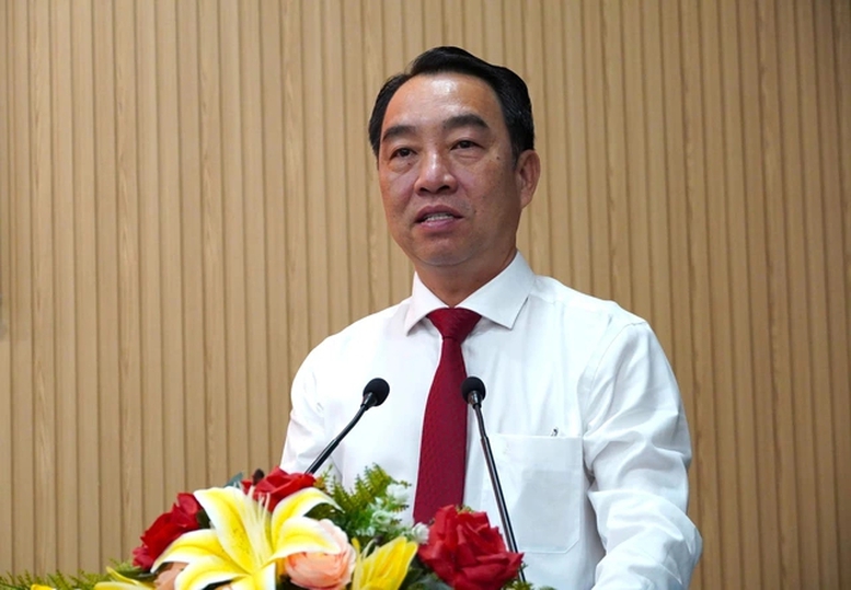 12月6日上午新闻：吕光贵新任金瓯省主席；亚马逊增加越南产品销售