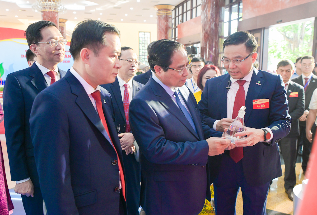 '历史将我们置于前所未有的对抗中'，以及Petrovietnam如何'渡过风暴'
