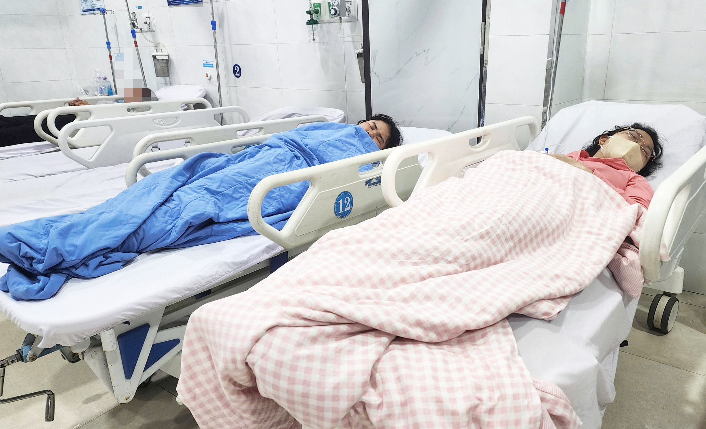 广南省：20人住院，疑因食用面包后食物中毒