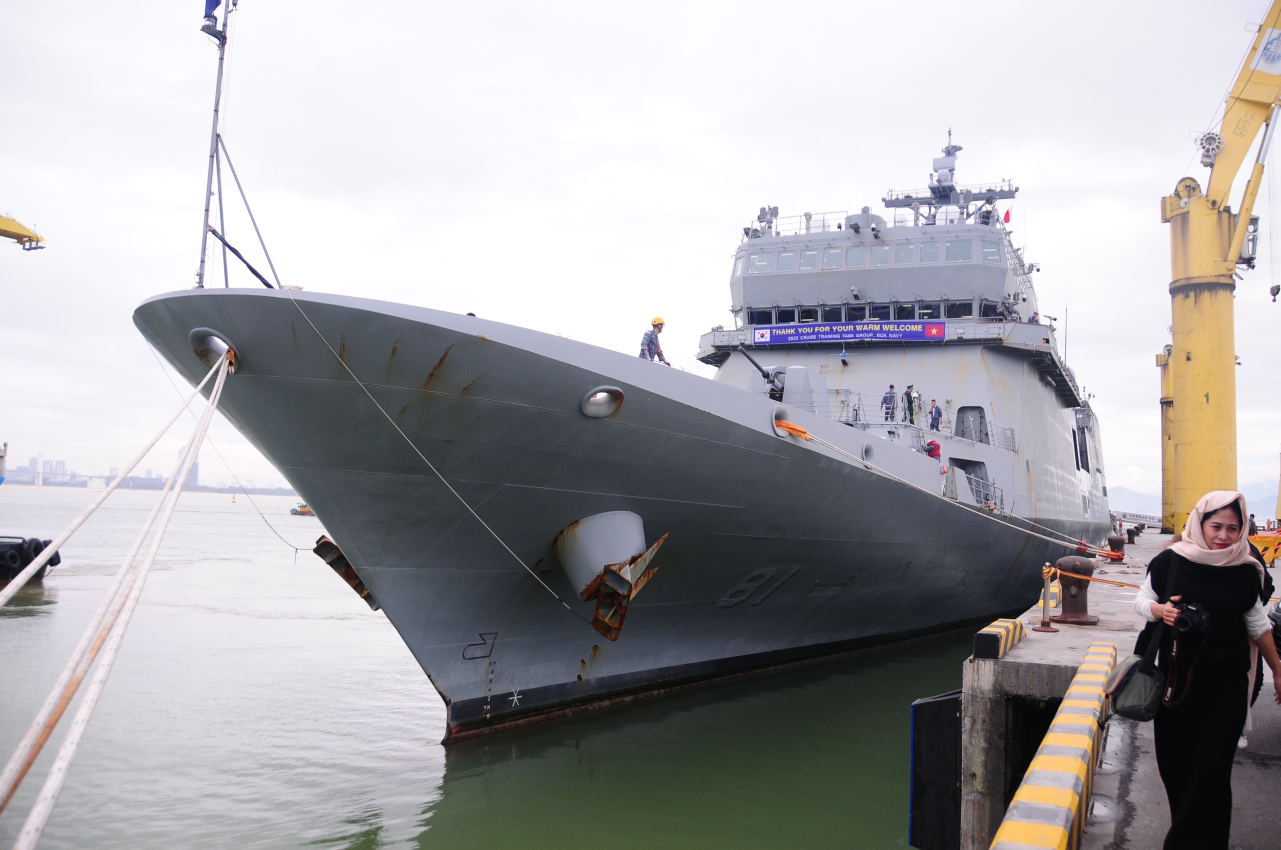 停泊在岘港仙沙港的韩国海军舰艇有什么特别之处？