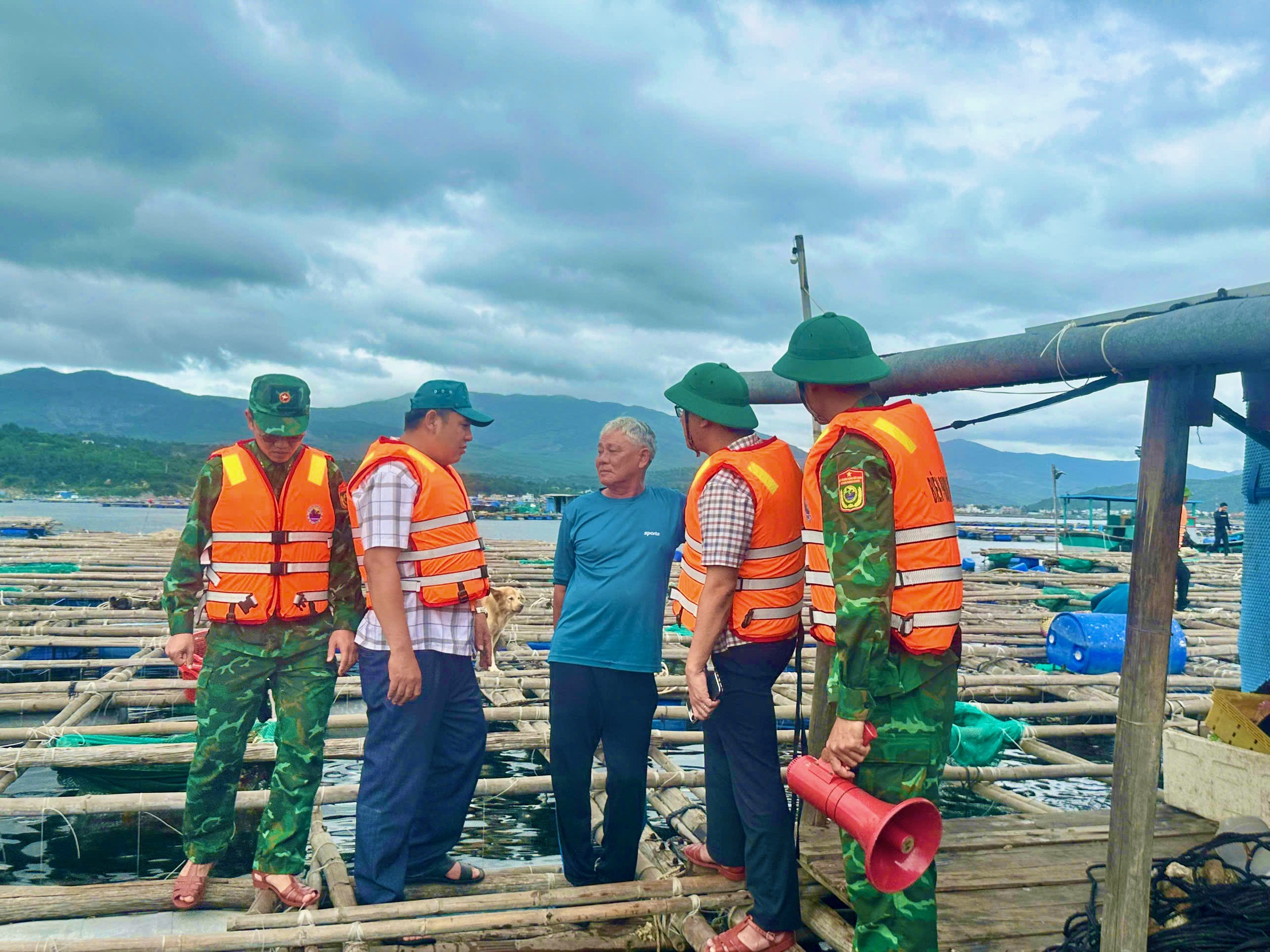 Đắk Lắk 要求在 Kalmaegi 台风前紧急降下工程起重机