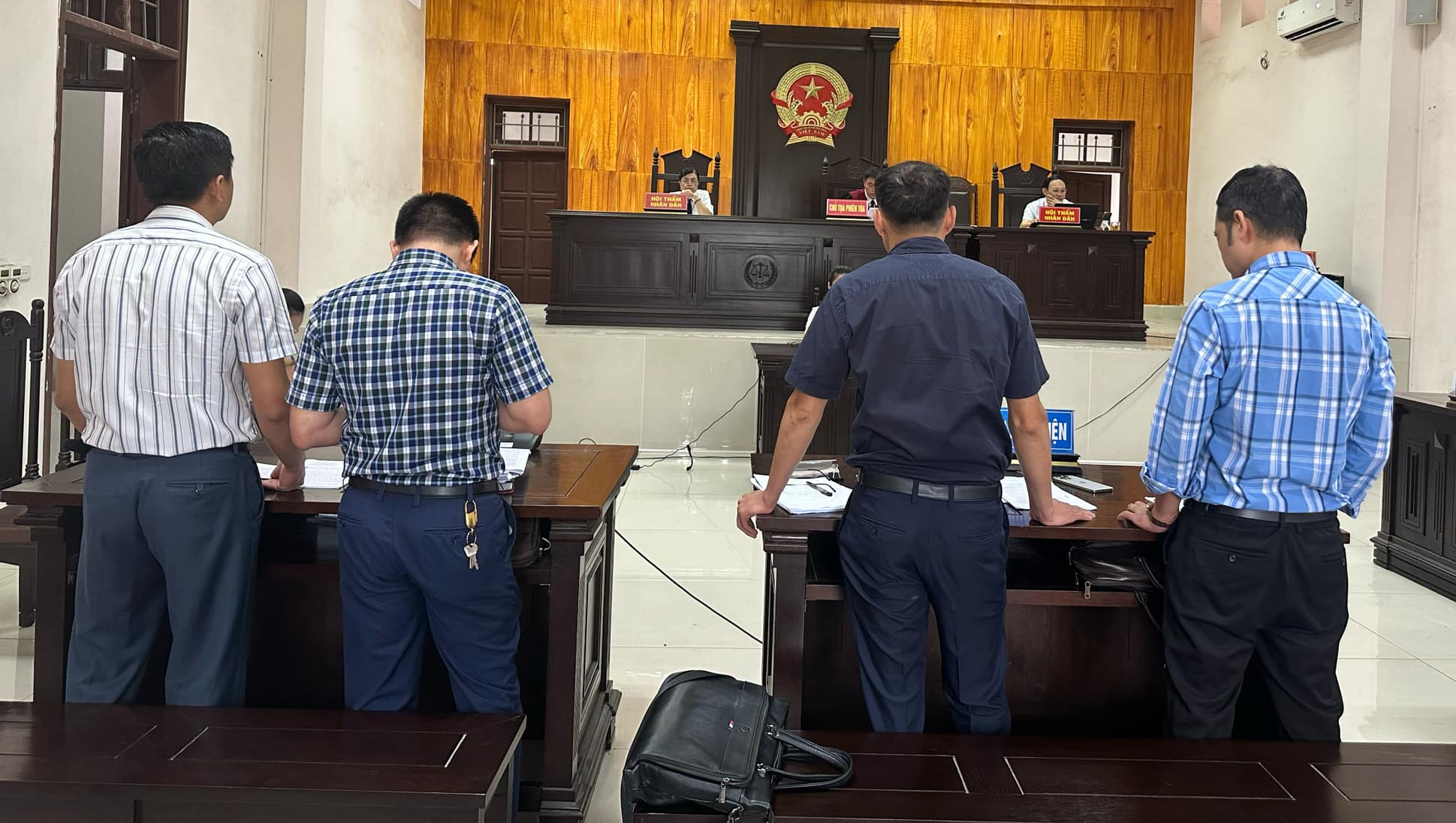 企业因被收回已交付项目的'黄金土地'而将省人民委员会告上法庭