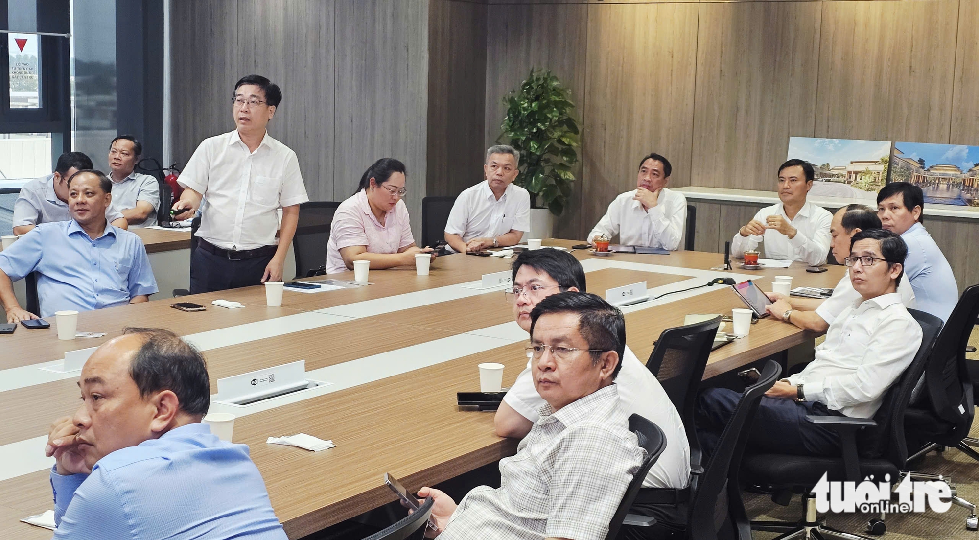 胡志明市副主席Bùi Xuân Cường考察多个重点交通工程