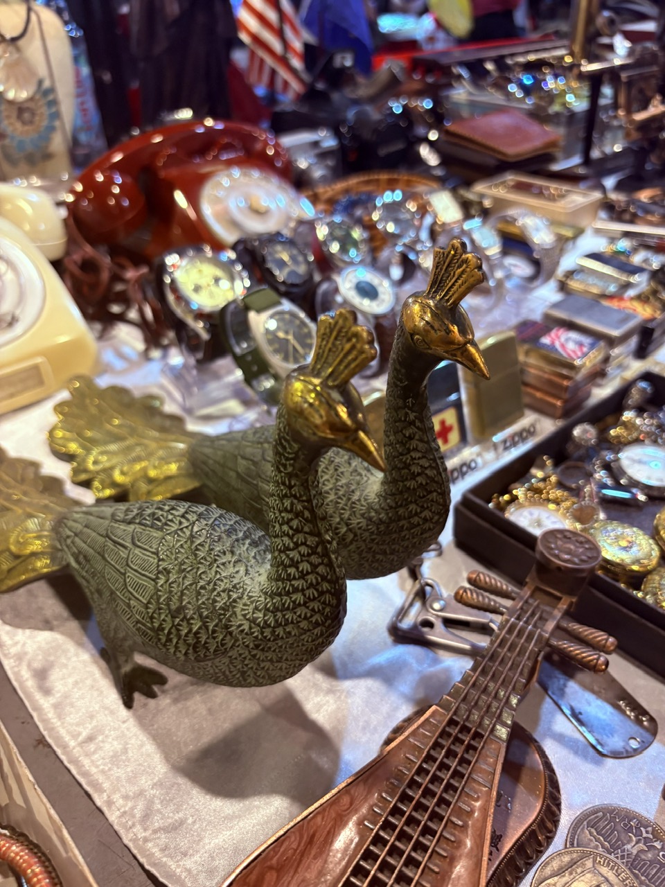 探索胡志明市的熟悉与陌生：品尝米其林河粉，逛古董市场，倾听内心