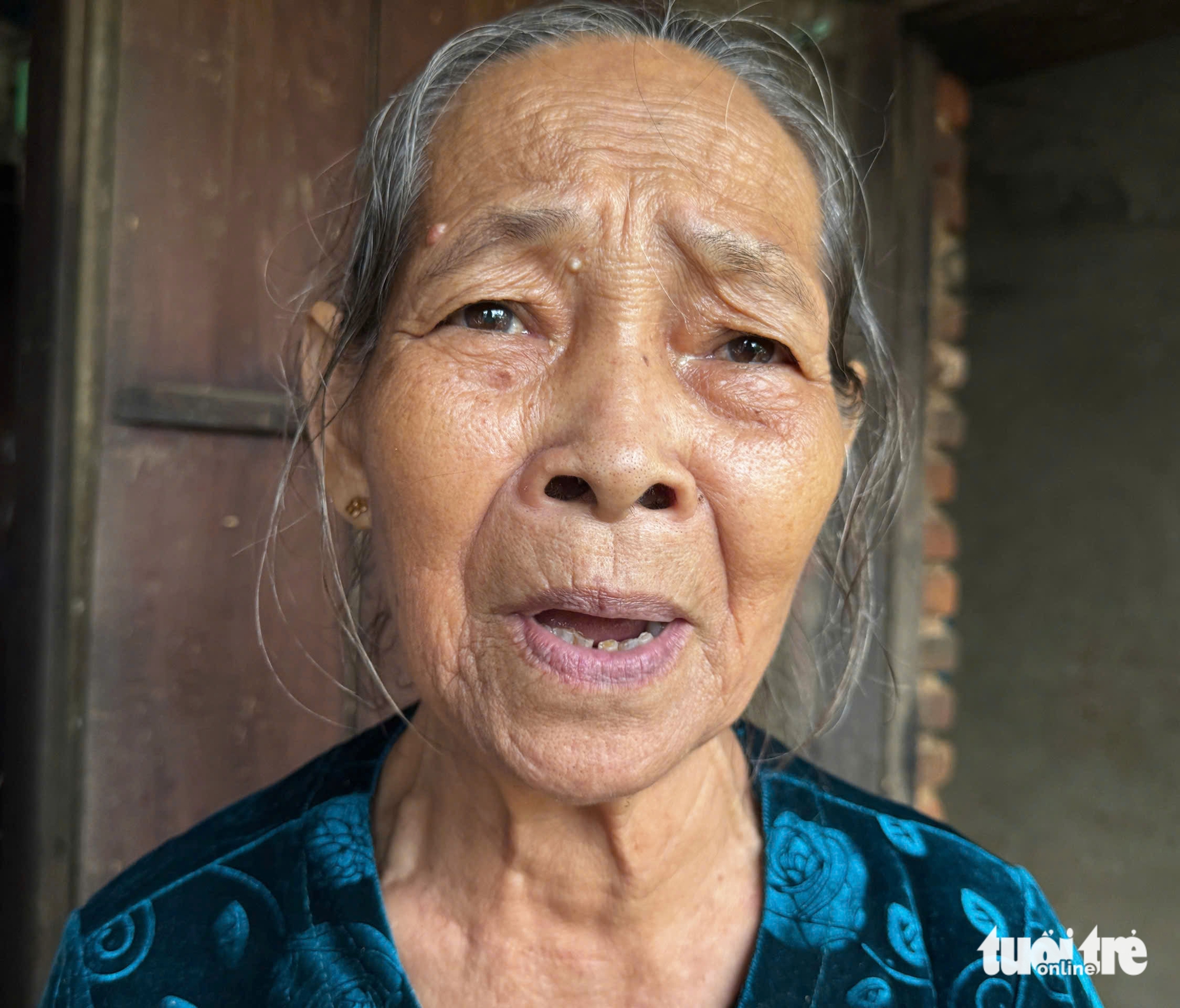 令人心碎的画面，从和盛洪水中心传来的悲痛