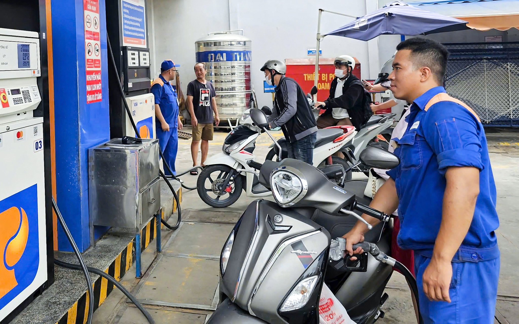 11月7日上午新闻：西部石油大亨收入为零