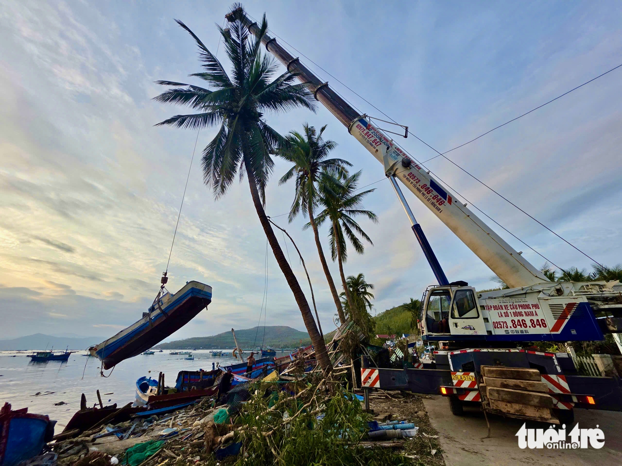 第13号台风后修船竞赛：船厂超负荷，船主焦急等待出海日