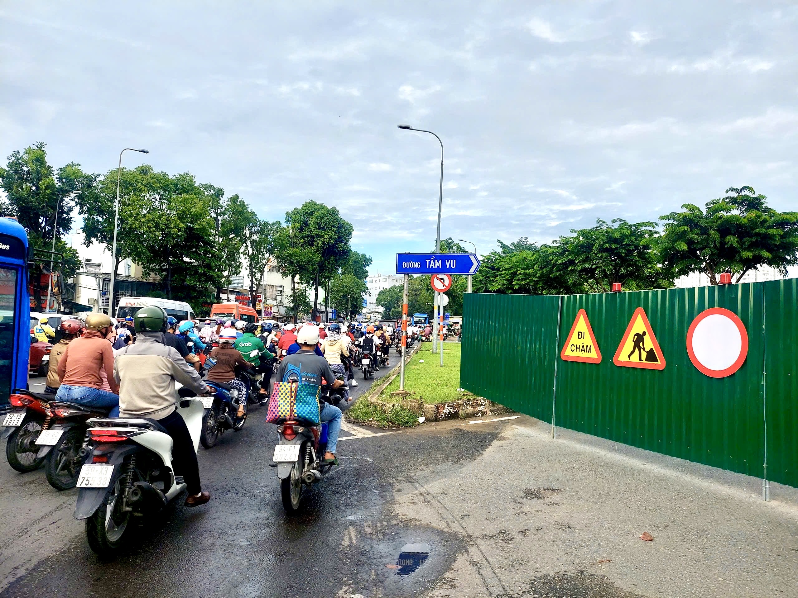 关闭Tầm Vu地下通道以提高Bình Triệu 1桥的净空，替代路线如何？