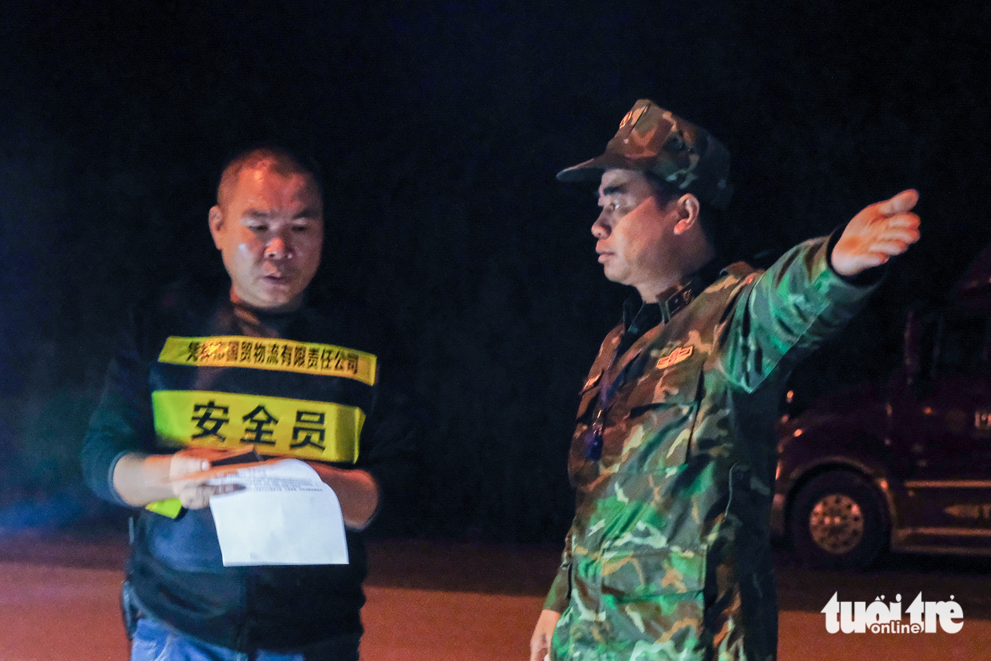 首次无人驾驶电动卡车从中国进口货物到越南