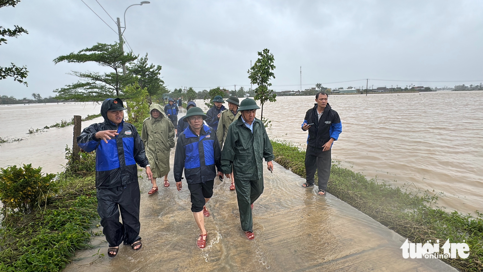 得乐省：数千户居民被困洪水中等待救援