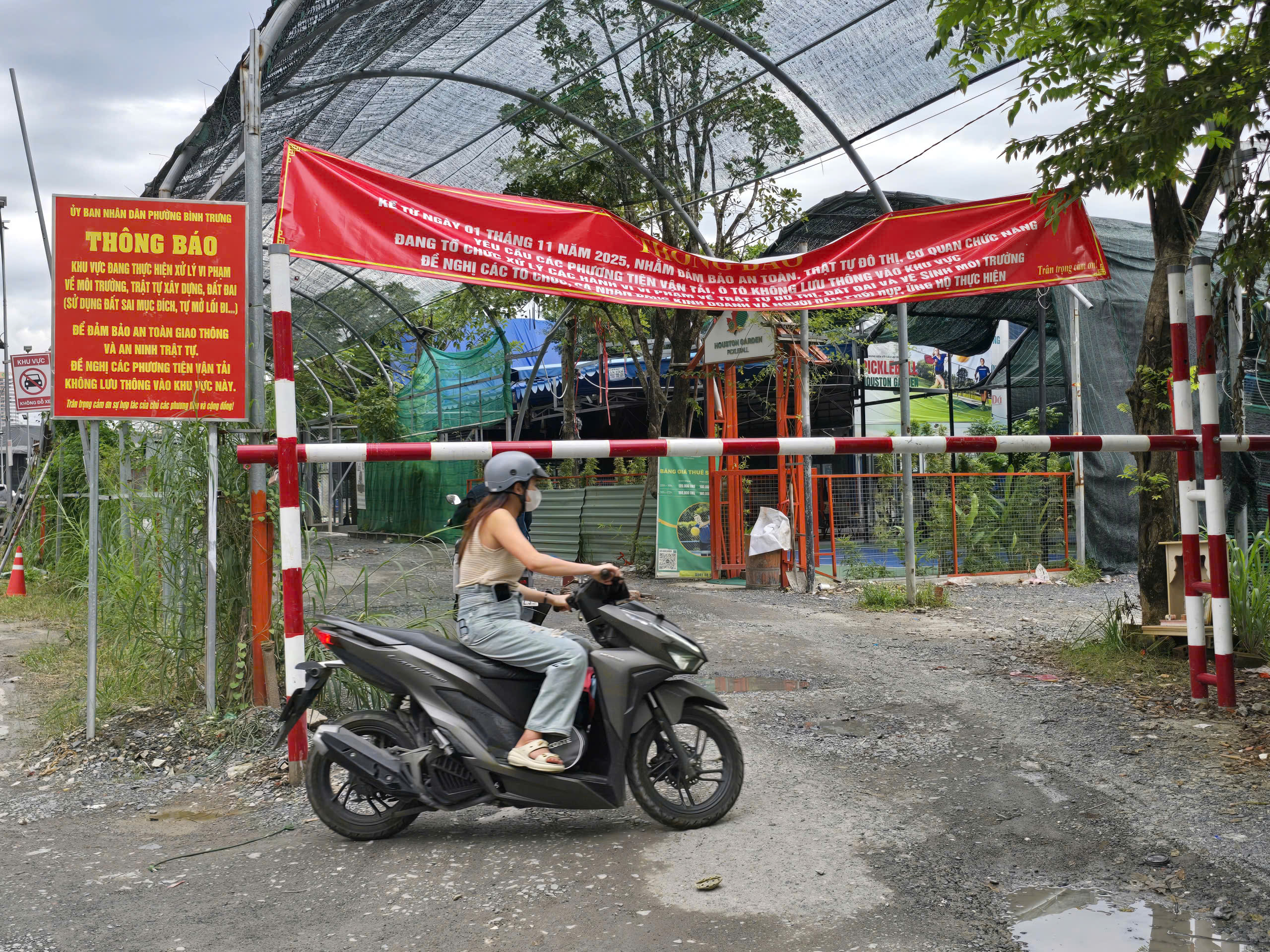 平征坊拆除超过16,500平方米的匹克球场和非法建造的体育场