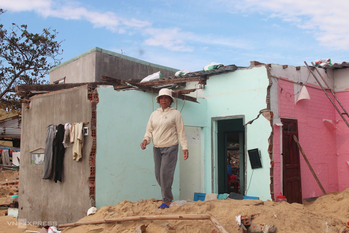 台风Kalmaegi过后，生活暂不稳定，缺乏水电