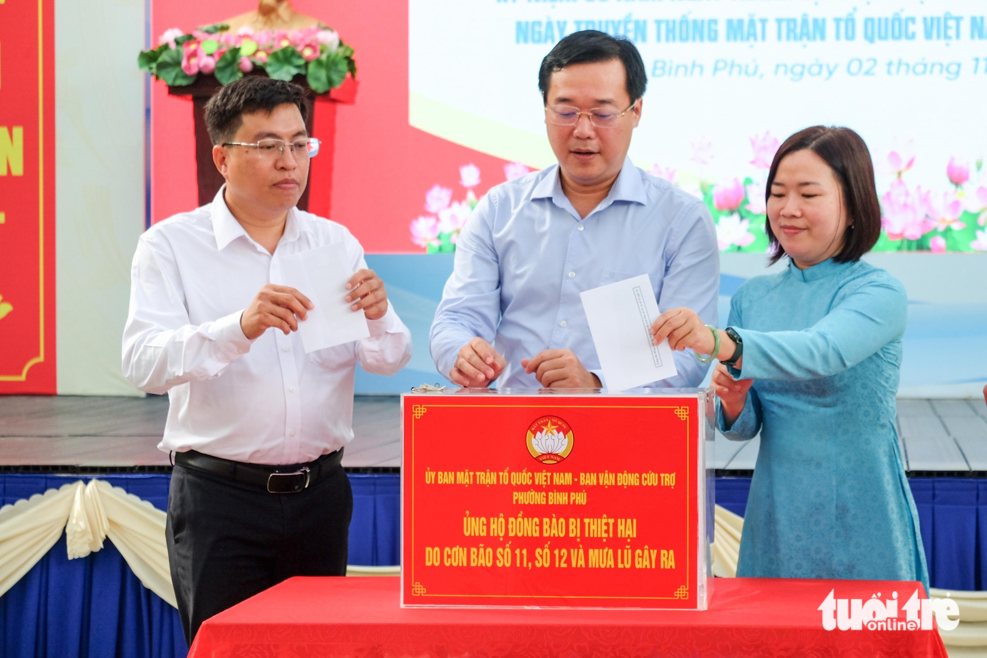 黎国峰出席平富区民族团结日，赠送绿植代替鲜花祝贺