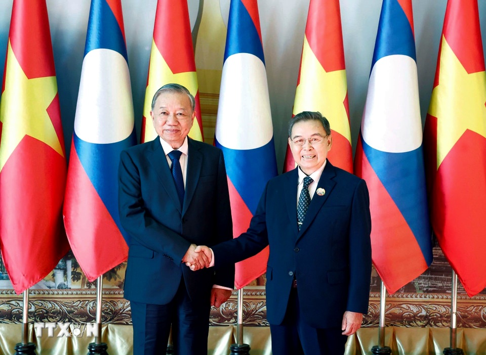 总书记苏林会见老挝国会主席