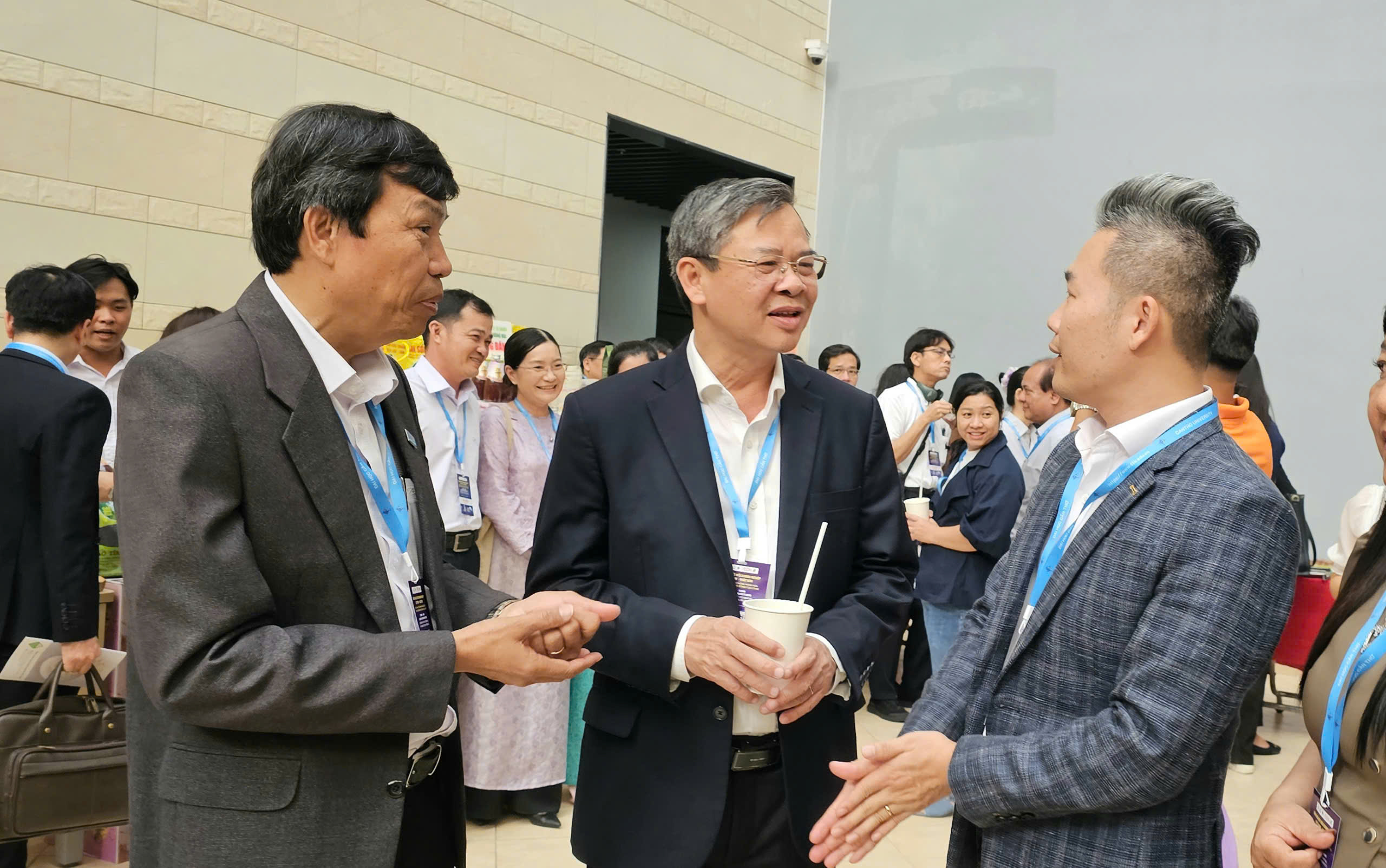 芹苴市主席谈湄公河三角洲“食品谷”构想