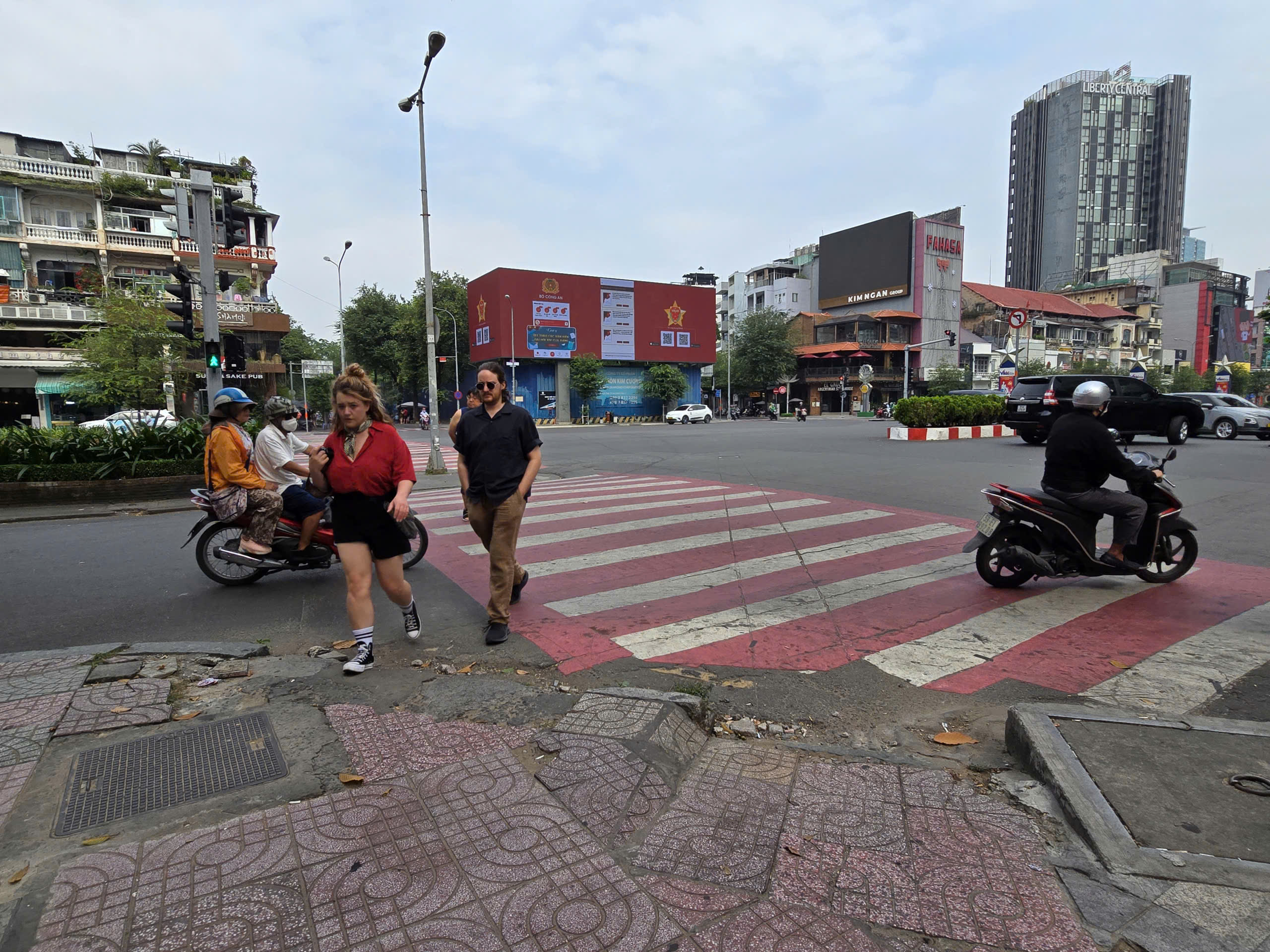 看看黎利大道的现状，将在2025年12月31日前进行'美化'