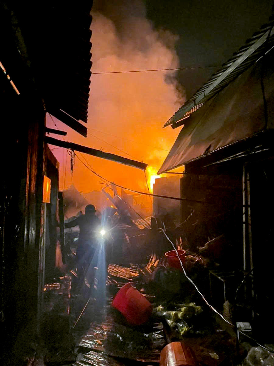 嘉莱市场午夜火灾，86个摊位商品被烧毁