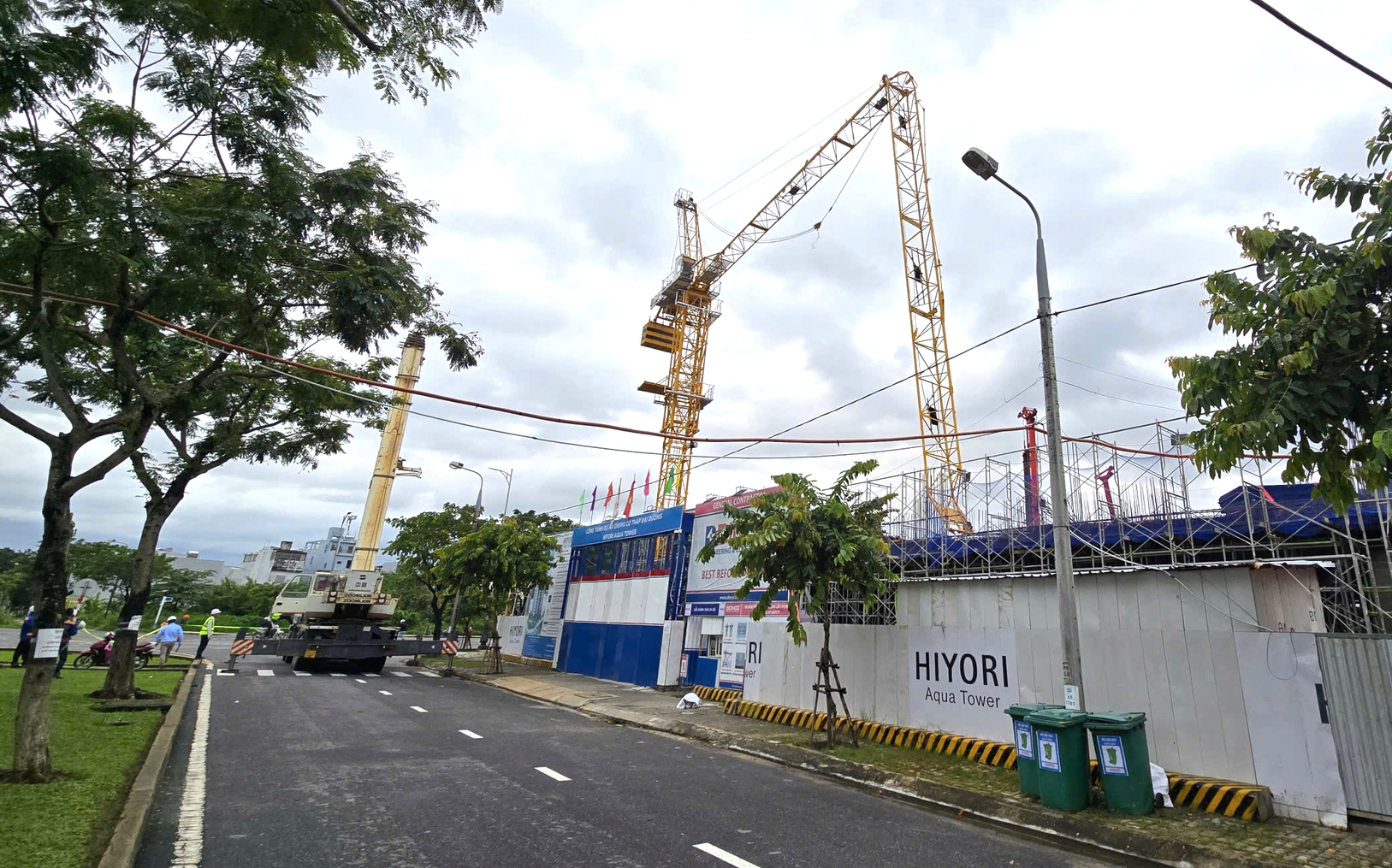 岘港数十米高建筑塔吊断裂：一名工人死亡