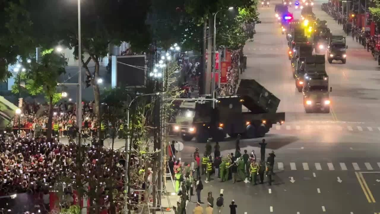 超过16,000名军人联合演练武器装备