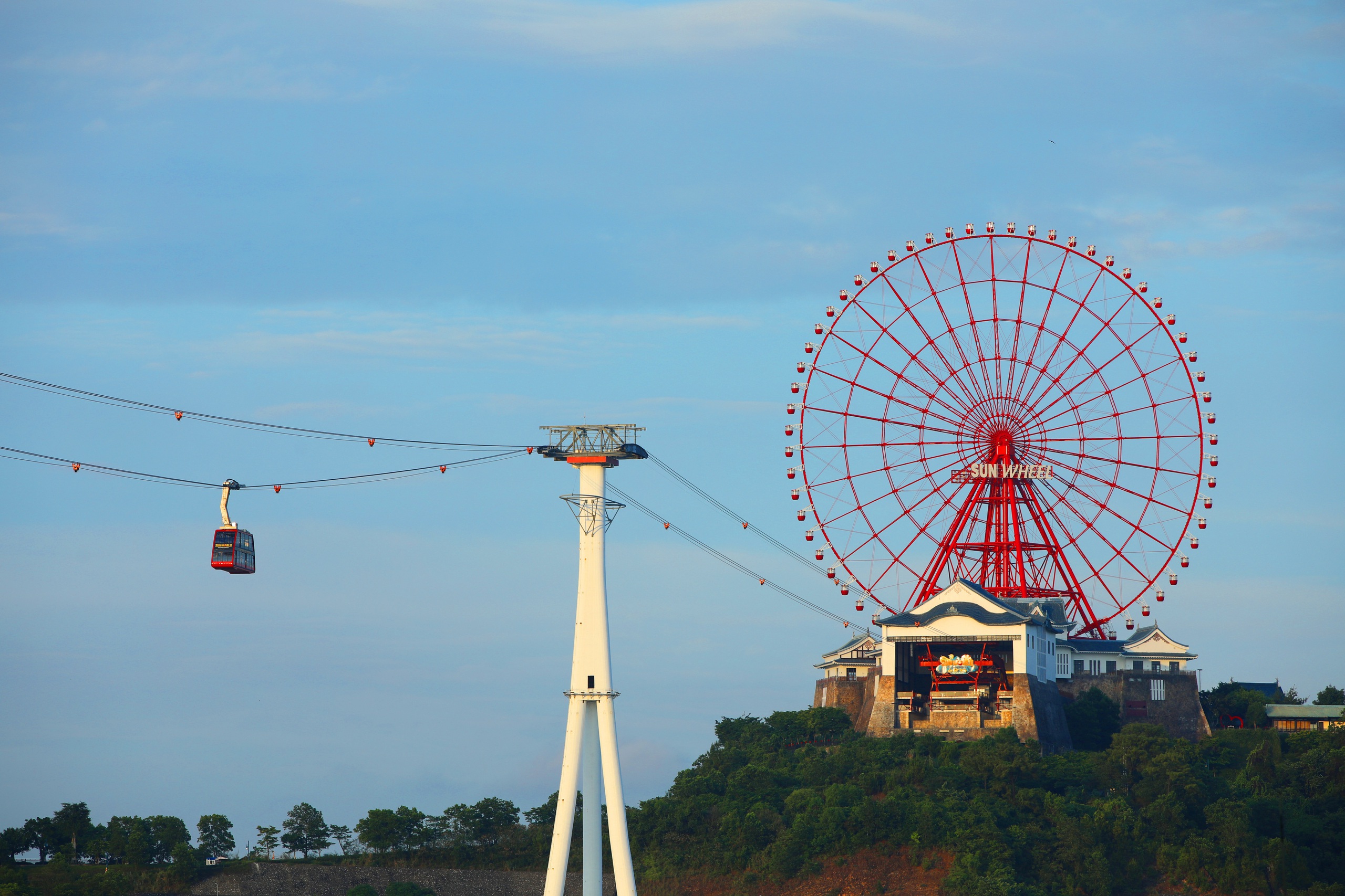 冬季仅15万越南盾乘坐缆车欣赏迷人的下龙湾美景