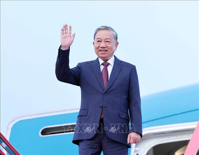 总书记苏林抵达平壤，开始首次对朝鲜进行国事访问