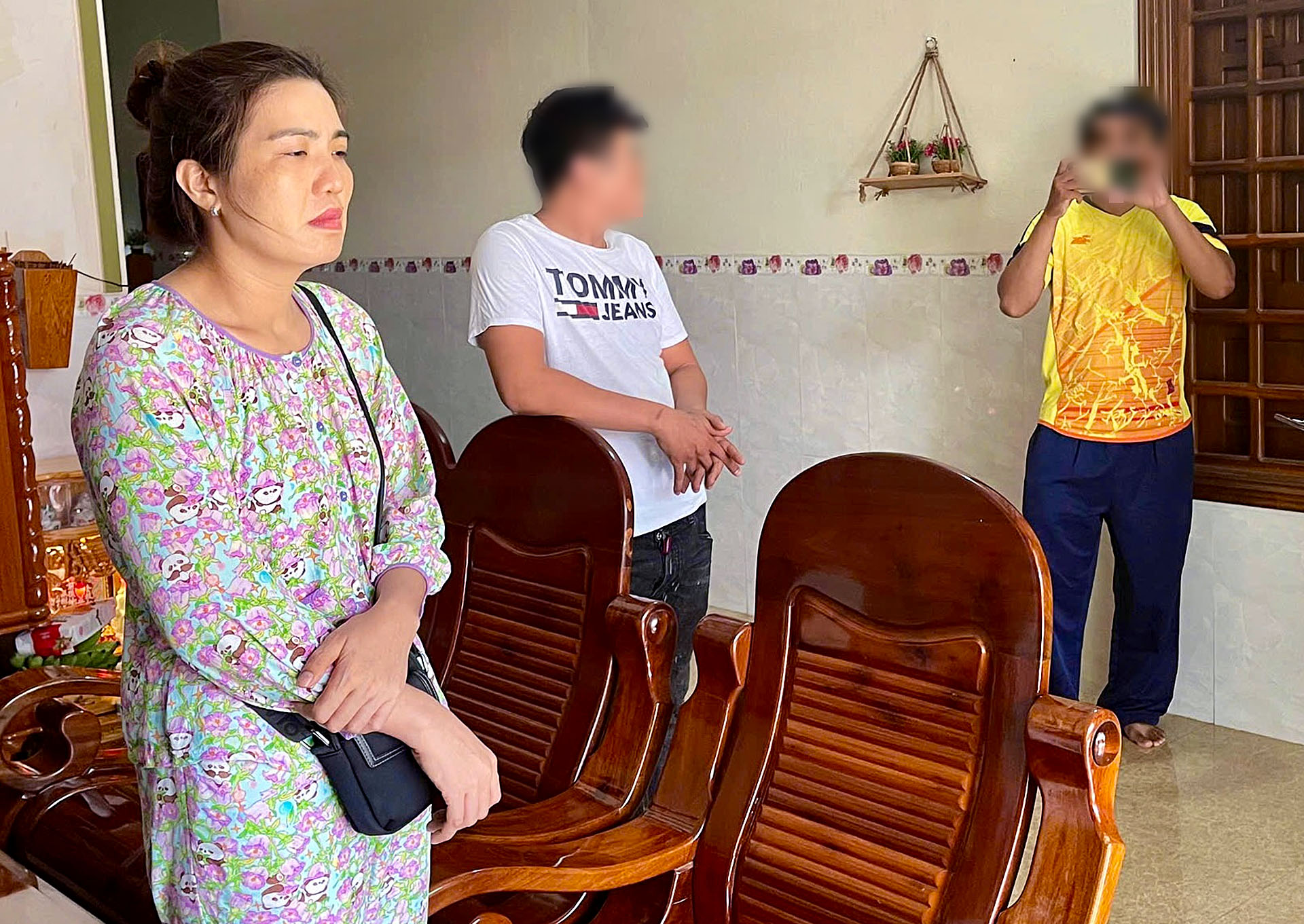 拘留一名经营卖淫的'老鸨'