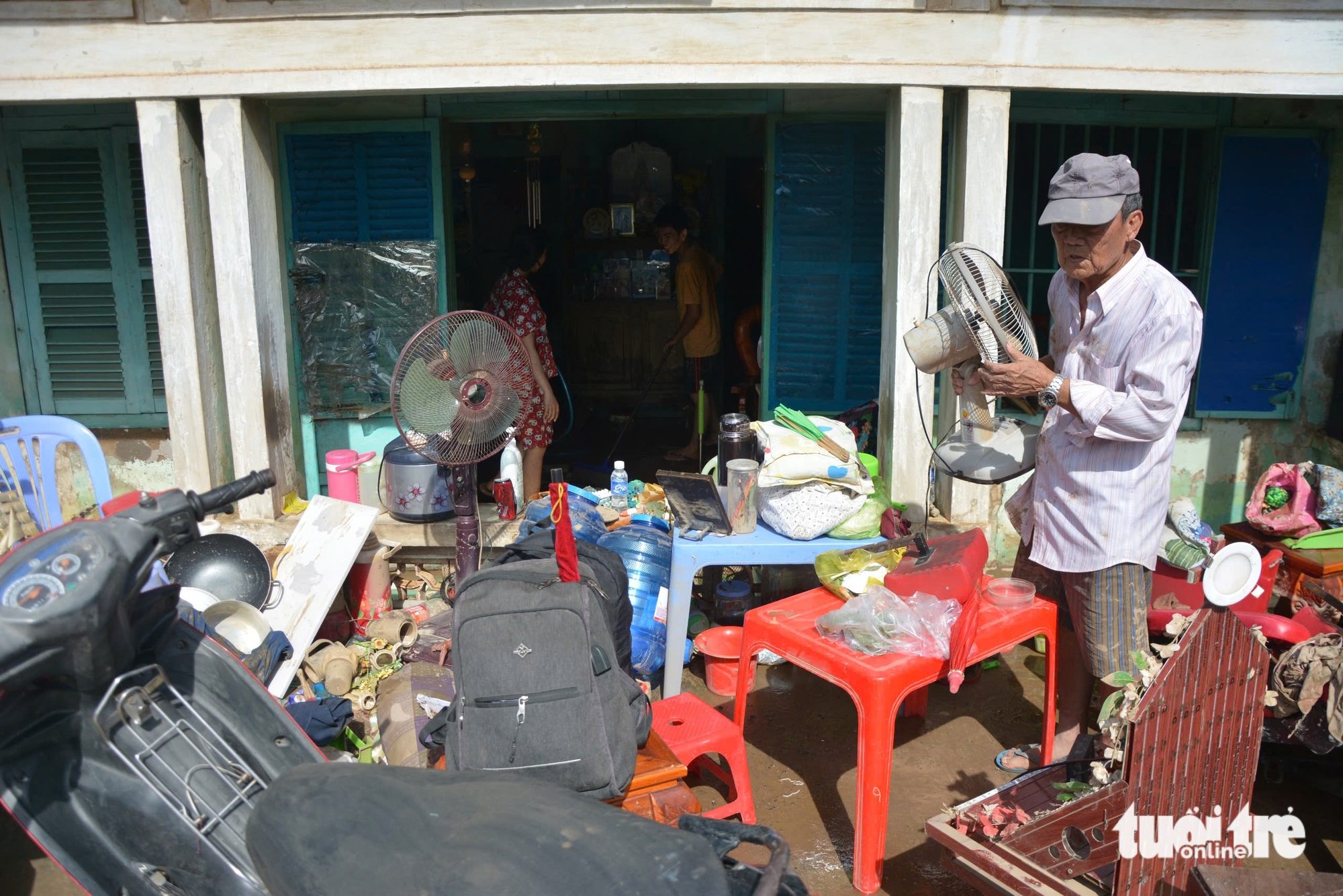 平顺洪水退去缓慢，民众在两次‘水灾’后艰难恢复