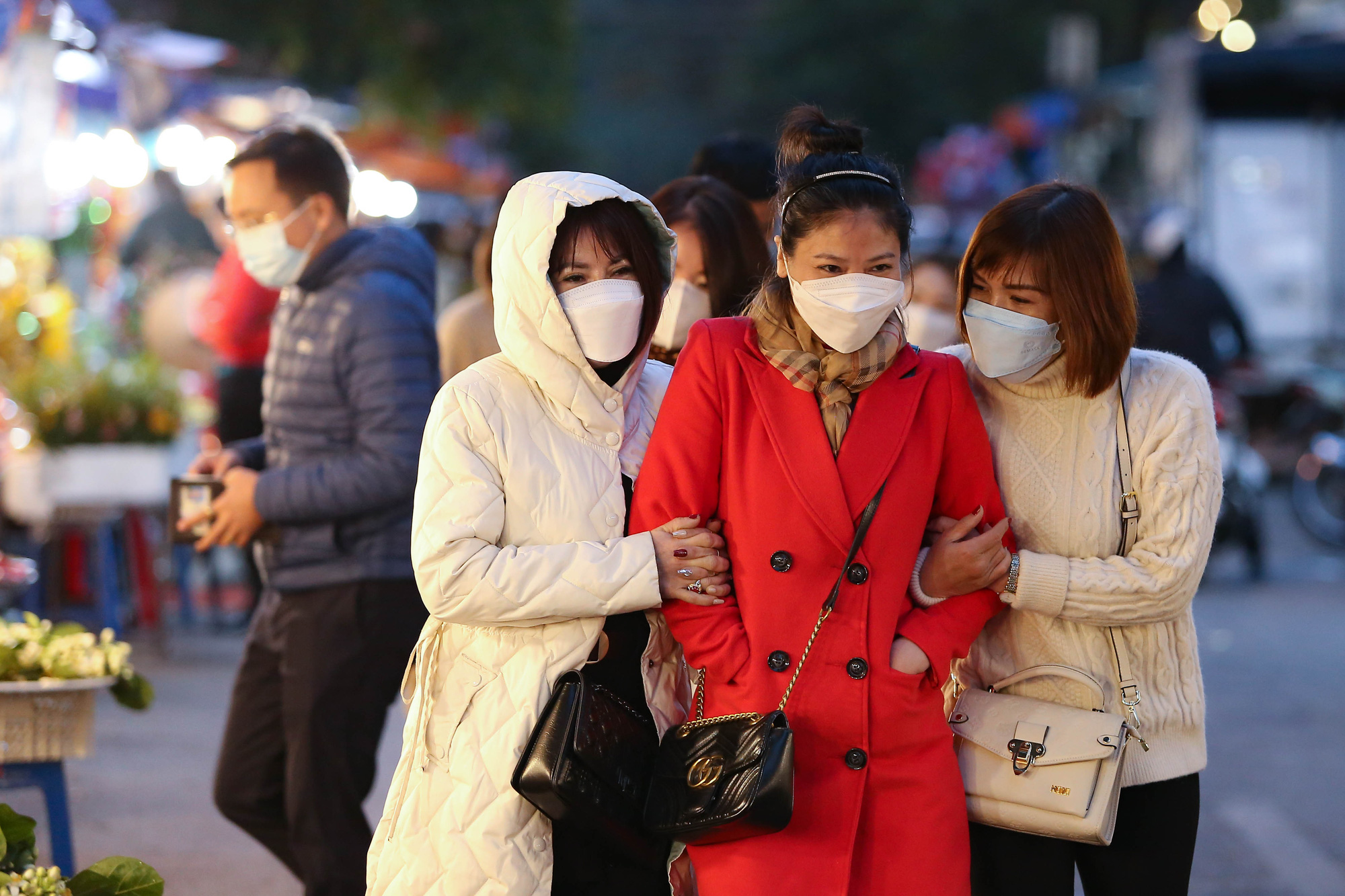 今天天气 11月29日：全国寒冷至严寒，南海既有台风又有低压
