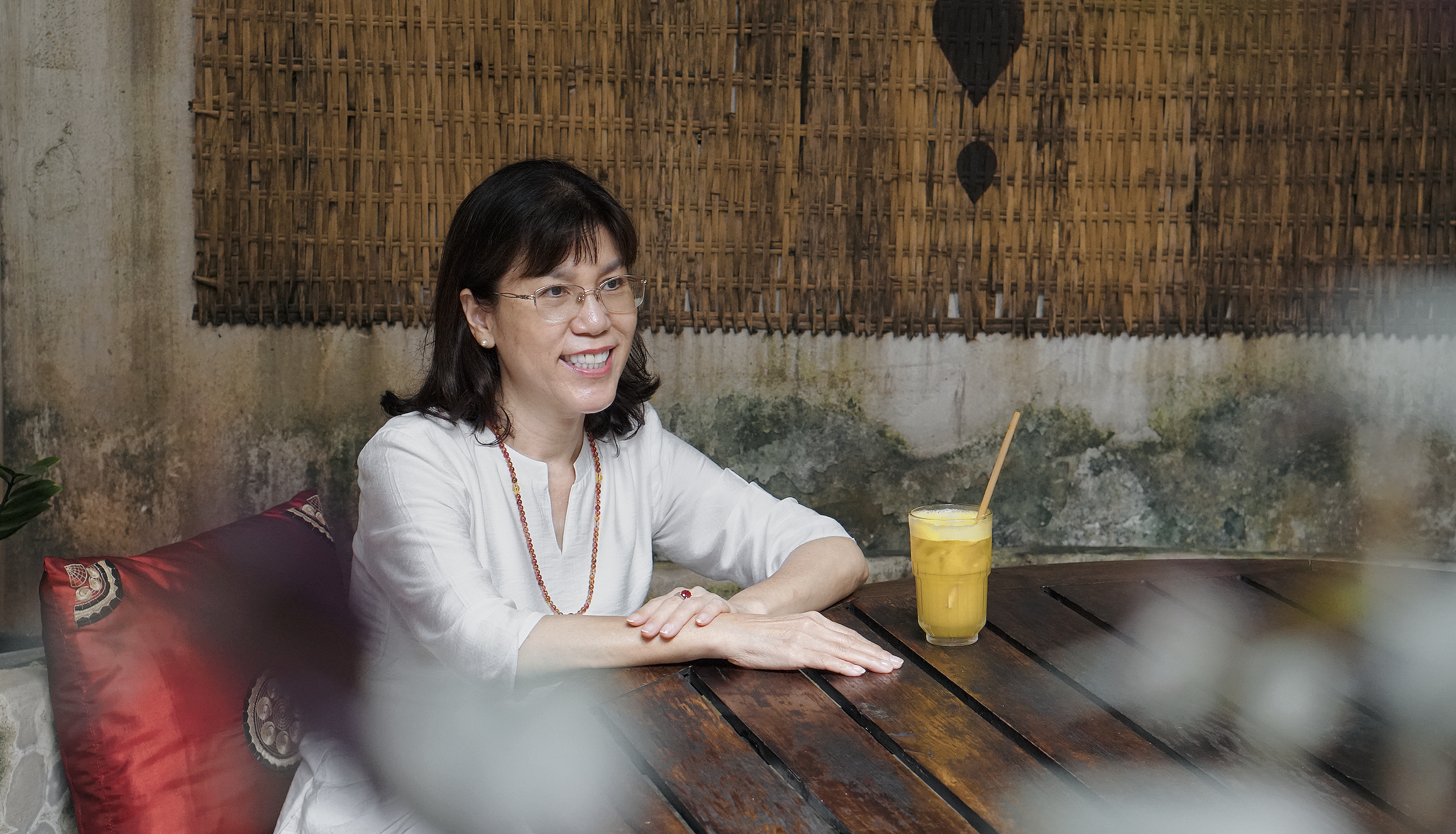 女老板放弃超过2亿月薪开素食餐厅寻求内心平静