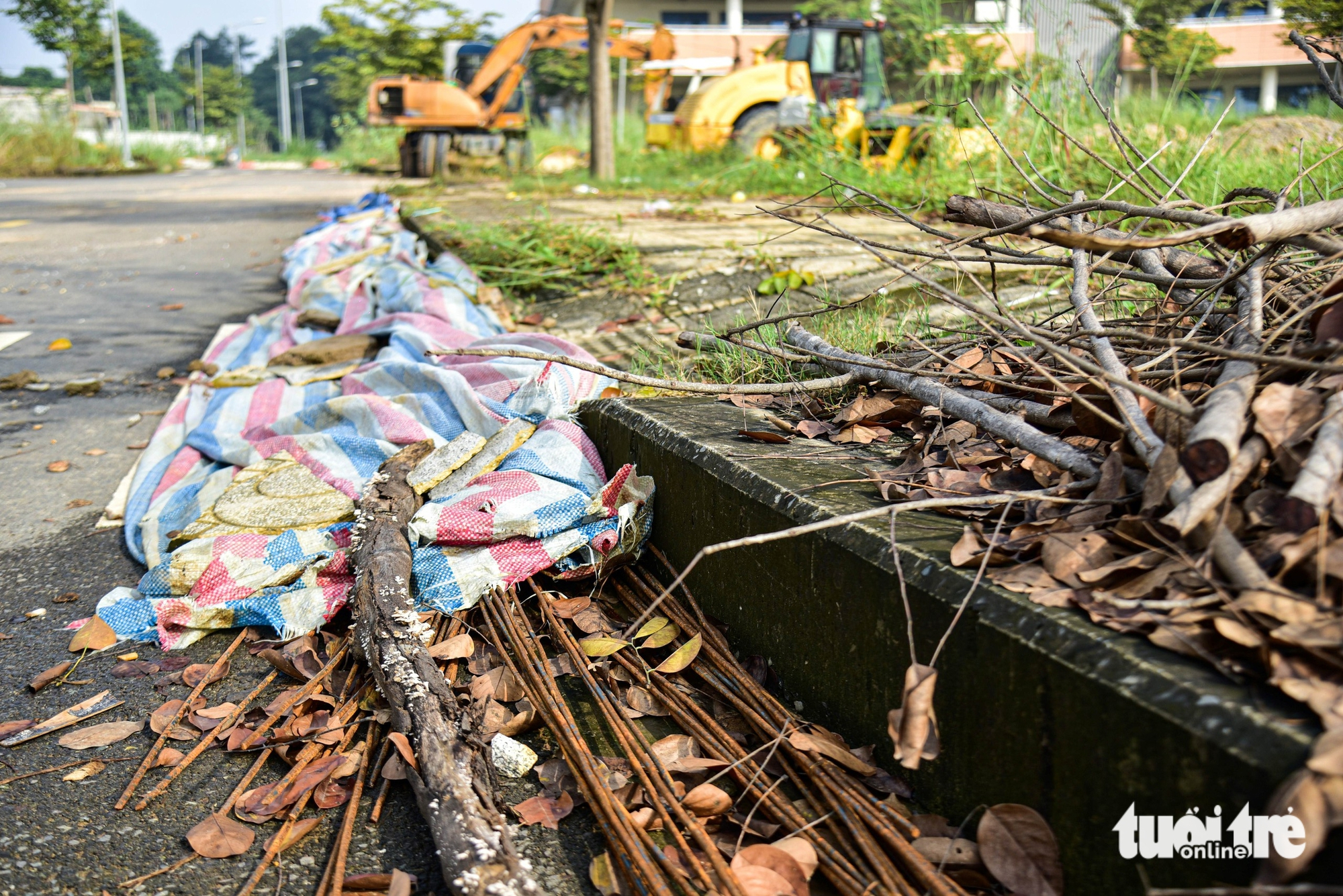 胡志明市4500亿越盾医院开工10年后现状：施工'应付了事'，杂草丛生