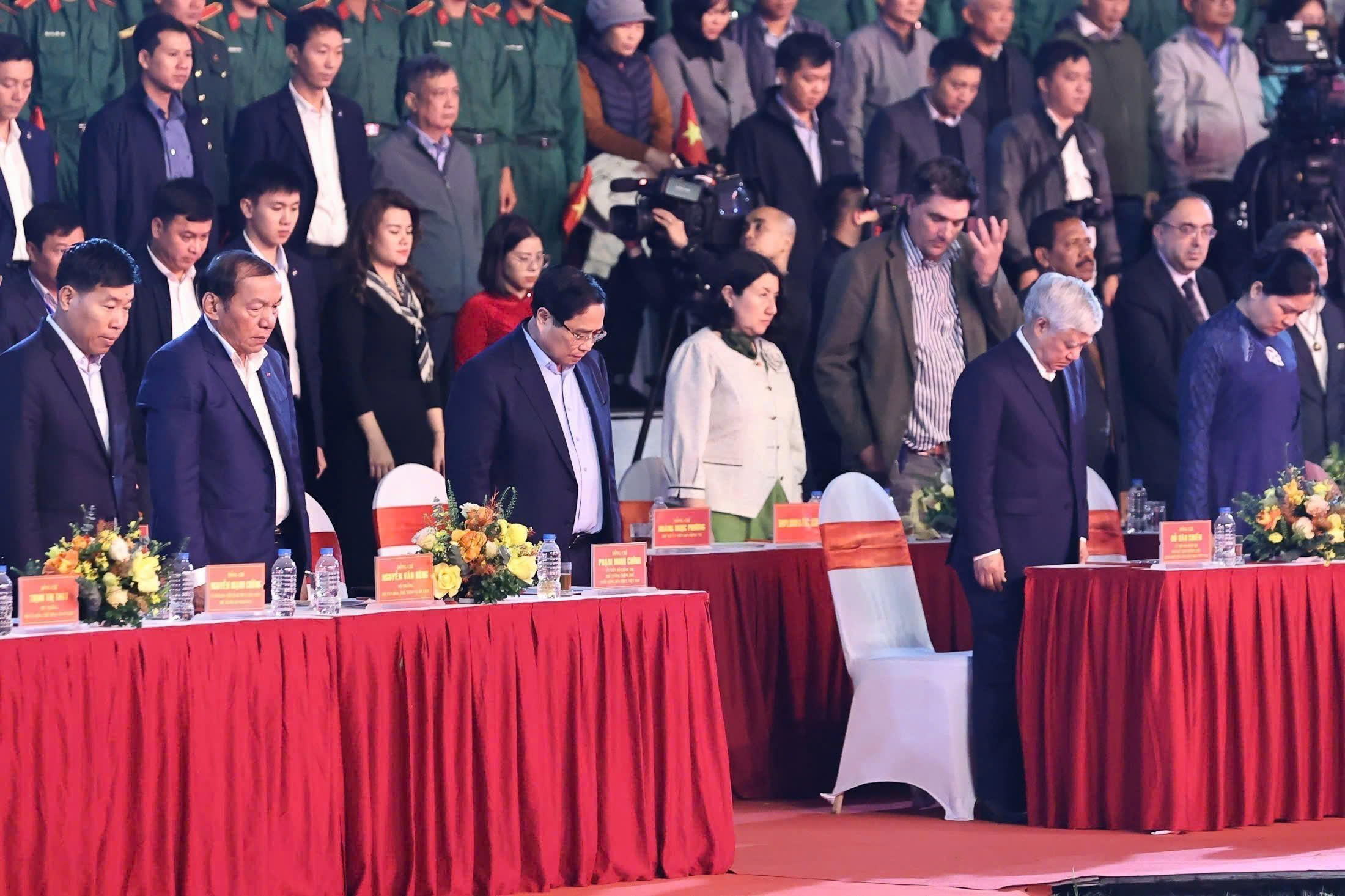 越南民族团结周开幕式当晚为中部同胞筹集超过5000亿越南盾