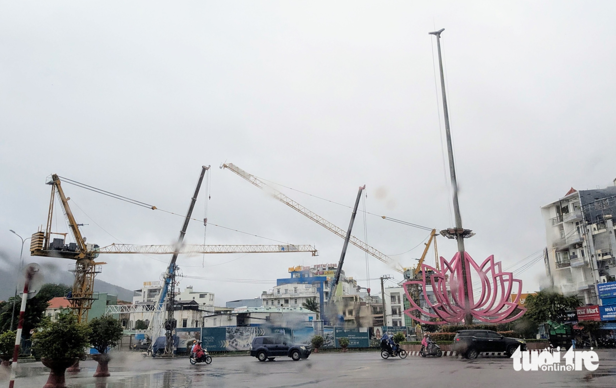 副总理陈红河在嘉莱省直接检查抗击台风卡尔梅吉