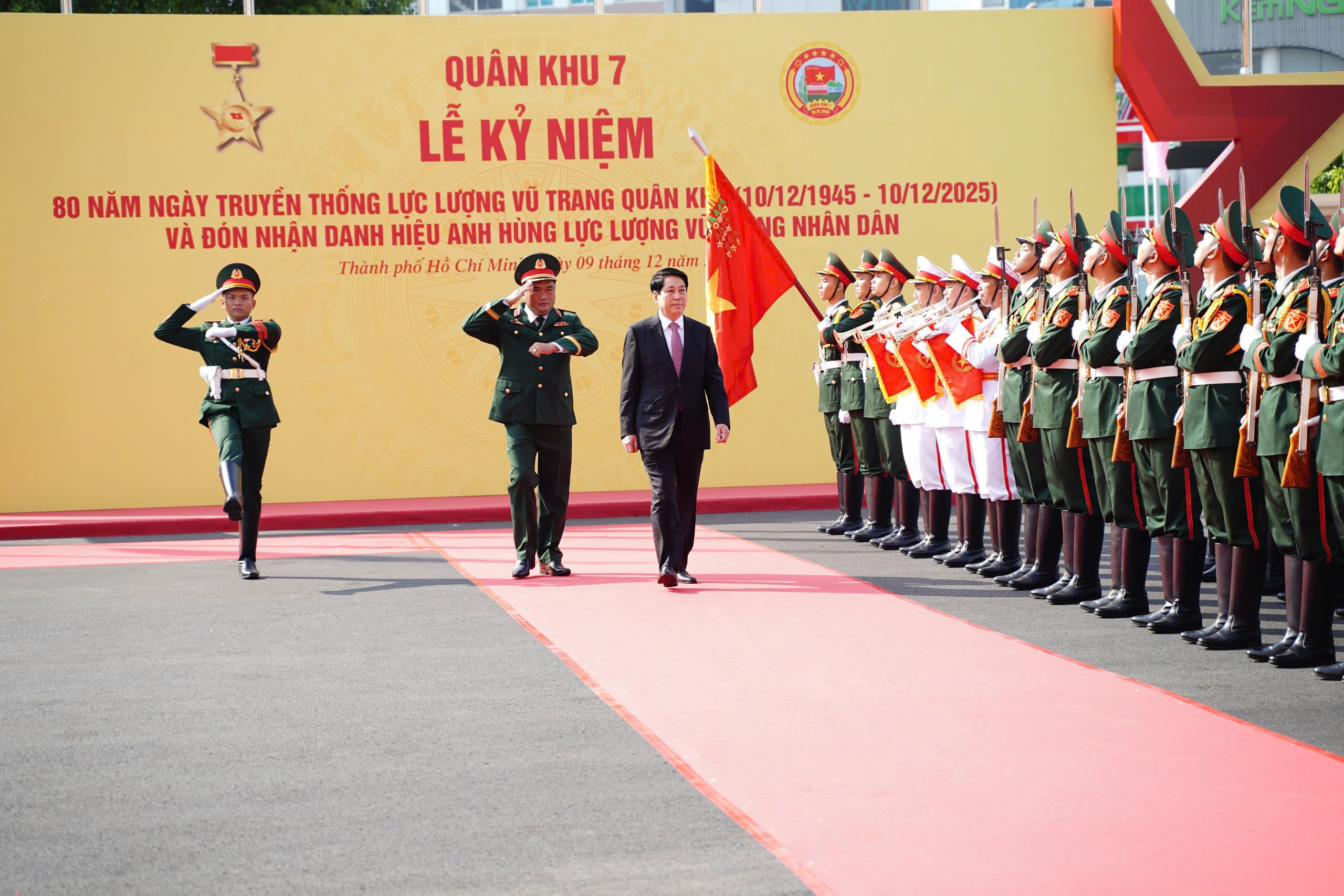 国家主席梁强出席第七军区成立80周年纪念活动