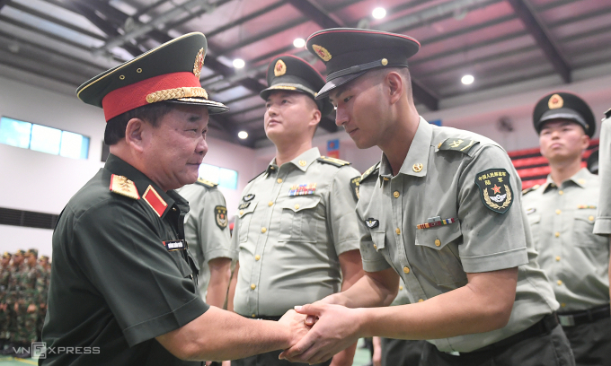 国防部副部长会见参加阅兵的四个国家军人