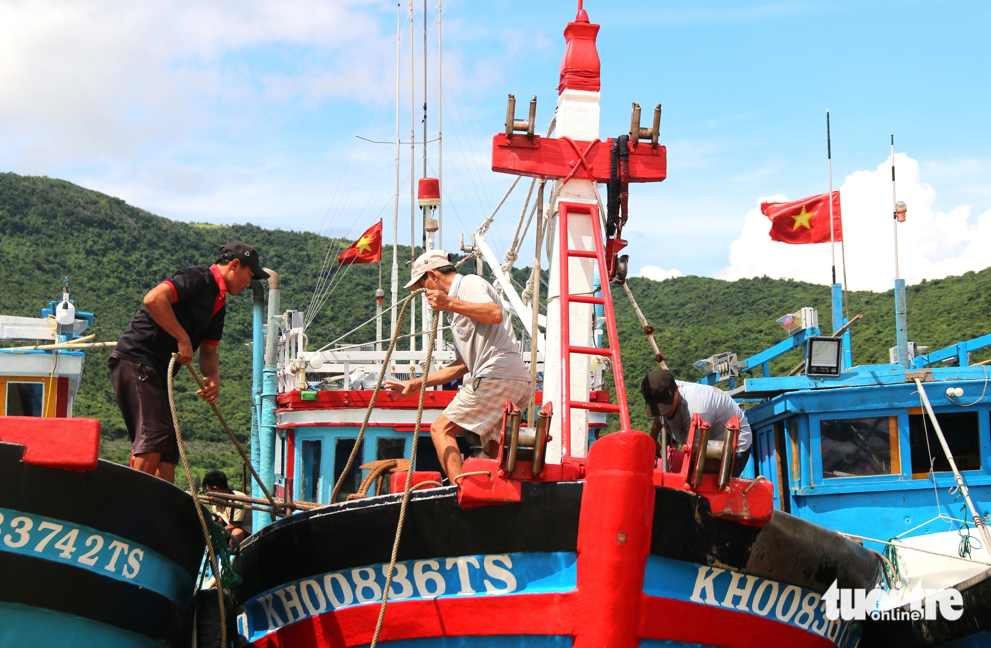 从达姆雷台风的'血泪教训'中，尽管天气晴朗，庆和省民众仍紧急应对卡尔梅吉台风