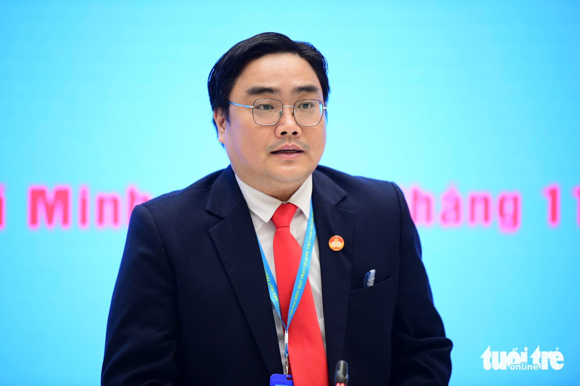 越南胡志明市祖国阵线大会上的许多热心贡献