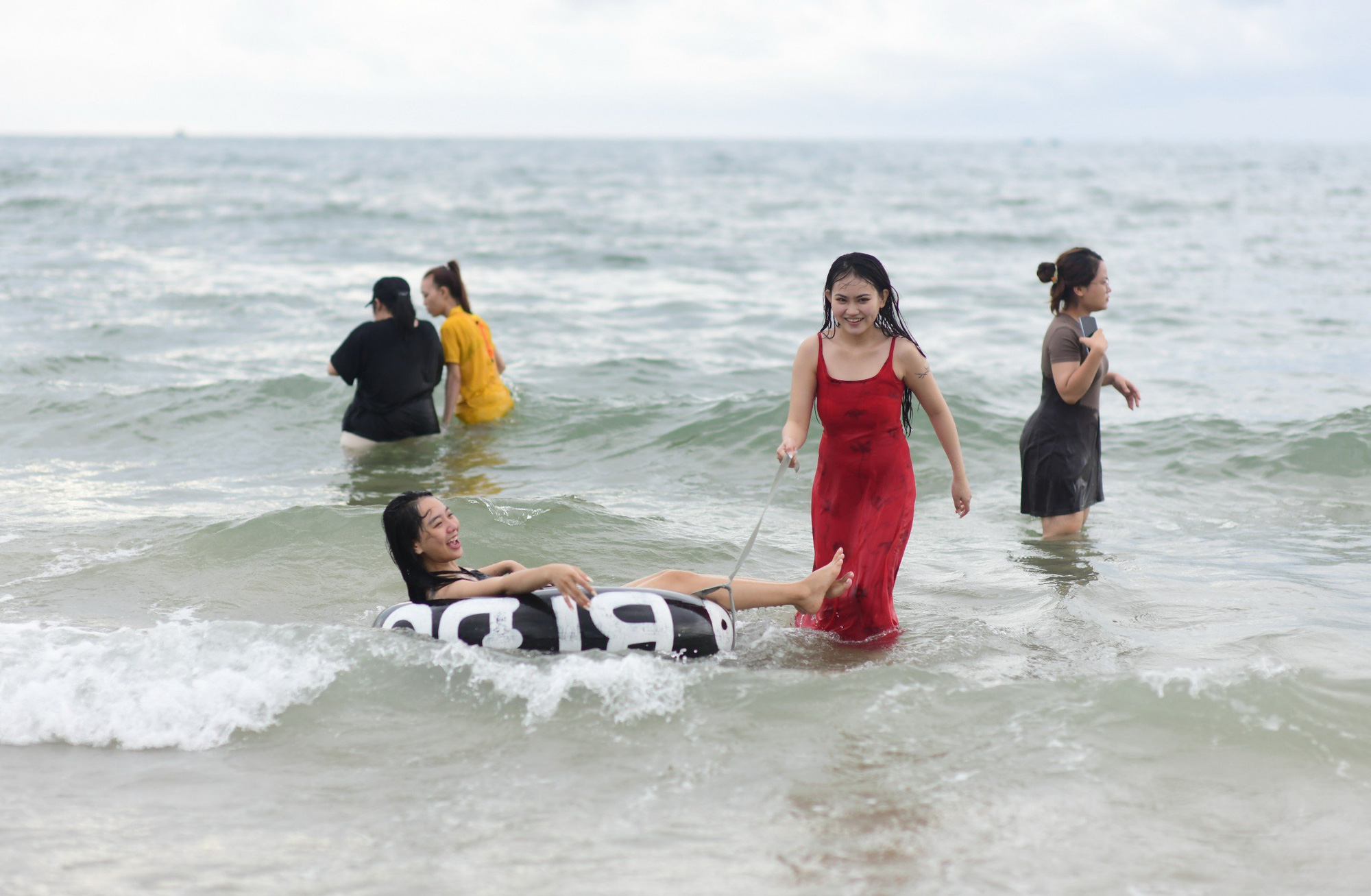 今日天气9-11：内陆干燥，东海有台风接近