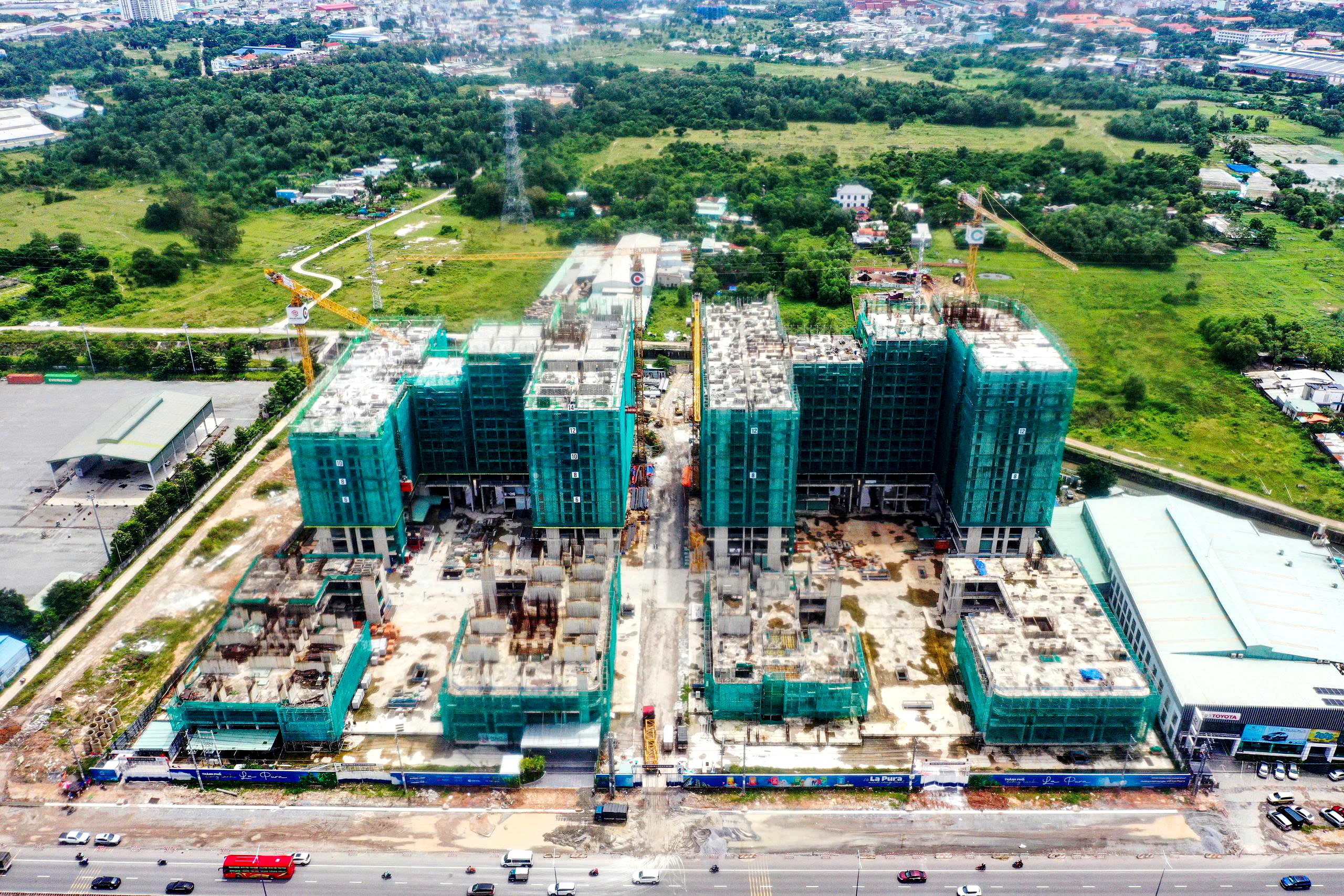 建立国家管理的房地产交易平台：增加透明度、保护买家的机会
