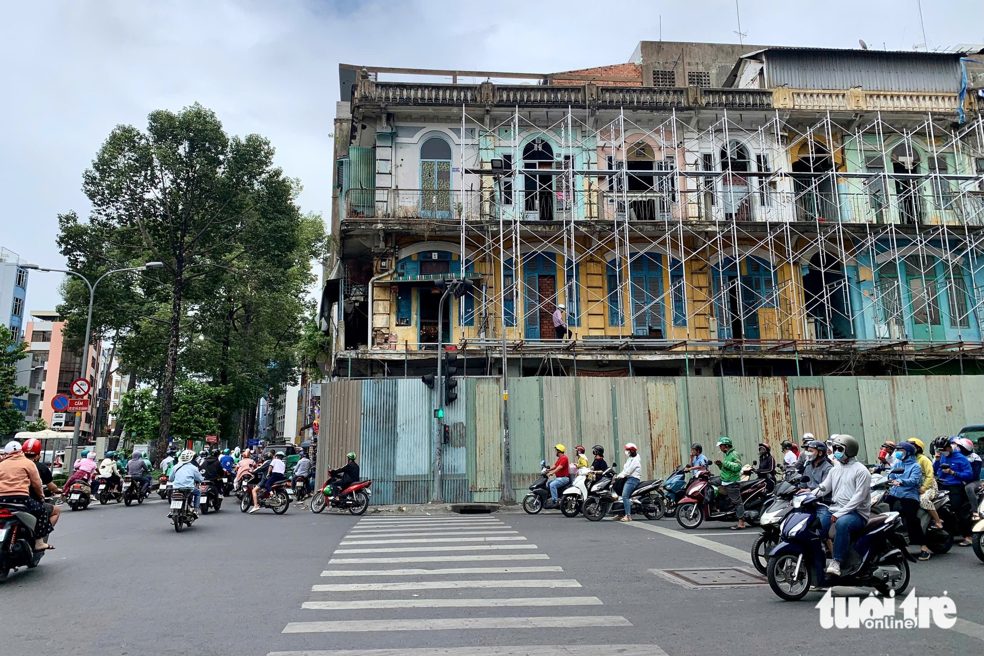 胡志明市主席与第五区工作，解决440陈兴道公寓搬迁后的补偿问题
