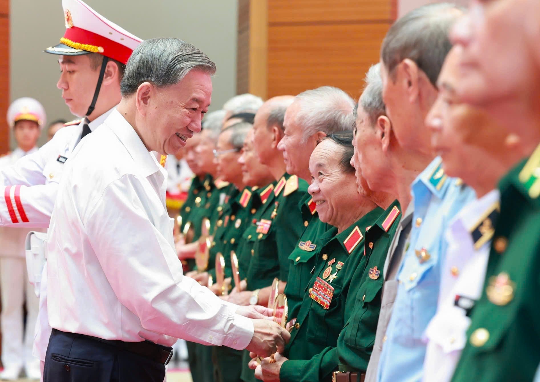 总书记：军队已取得一些历史性成就