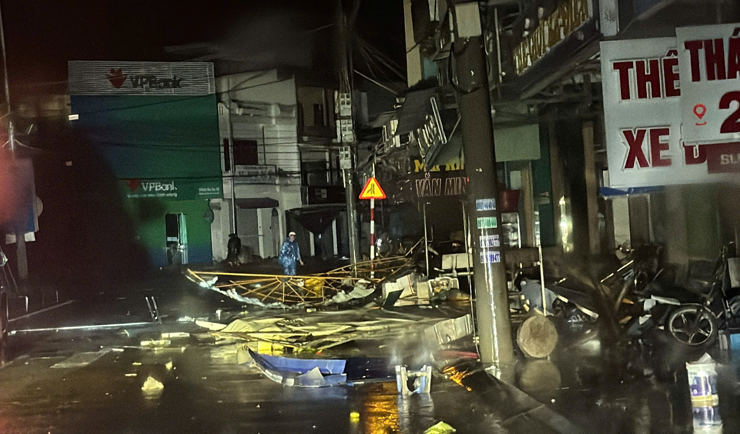 台风Kalmaegi在多地造成严重损失