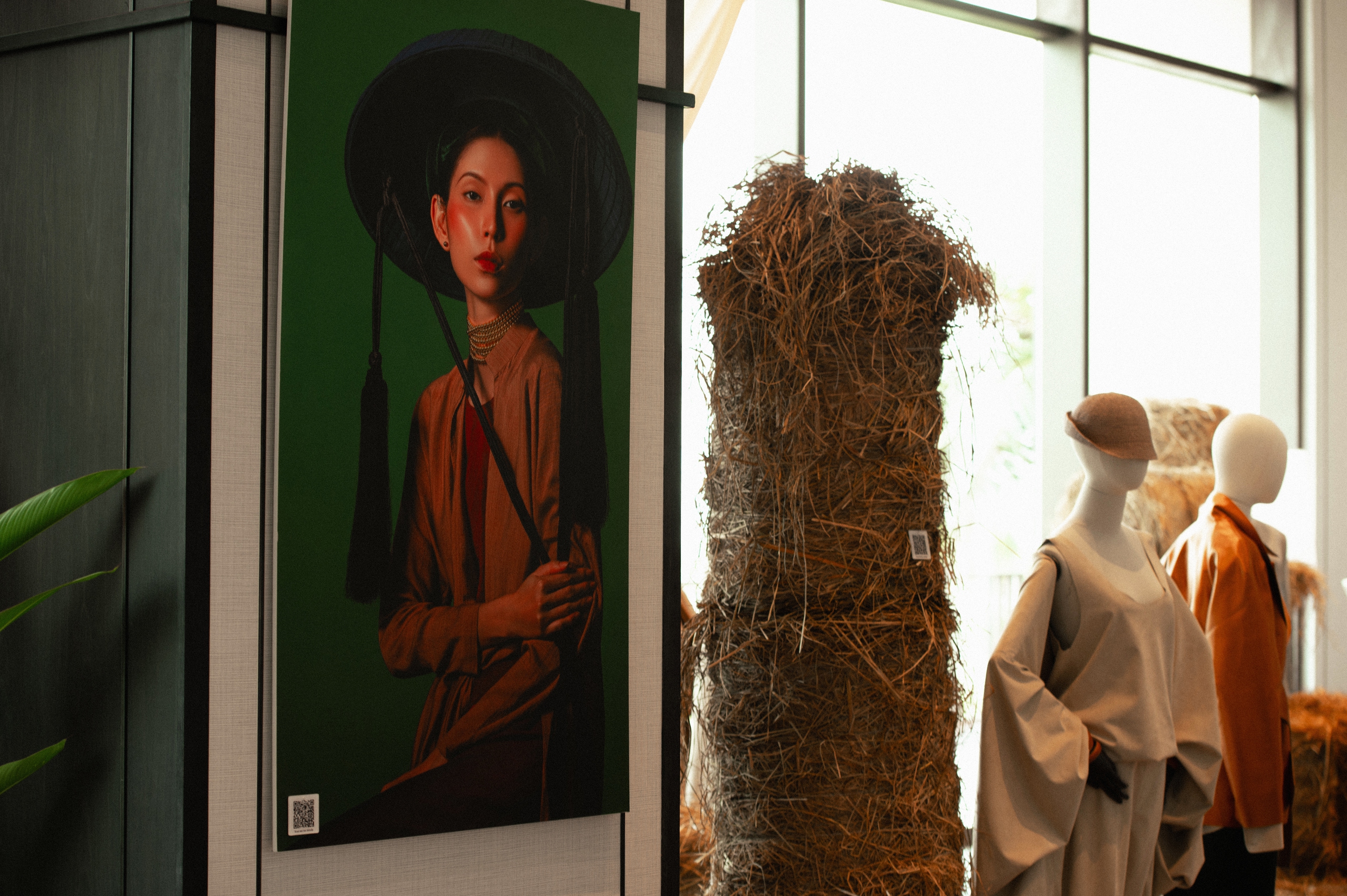 在下龙湾首个五星级度假杰作中举办的装置艺术展